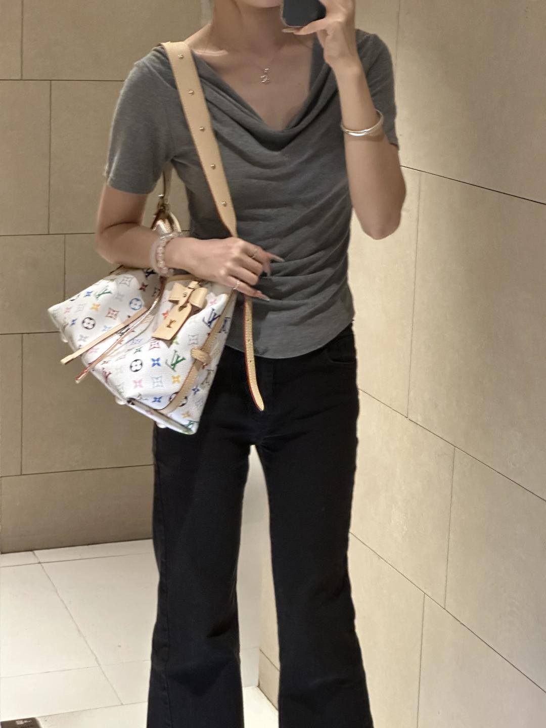 Shebag buys an Authentic Louis Vuitton Carryall white monogram bag(Oct 2025 updated)-Best Quality designer Bag Review, and online shopping, designer bag ru