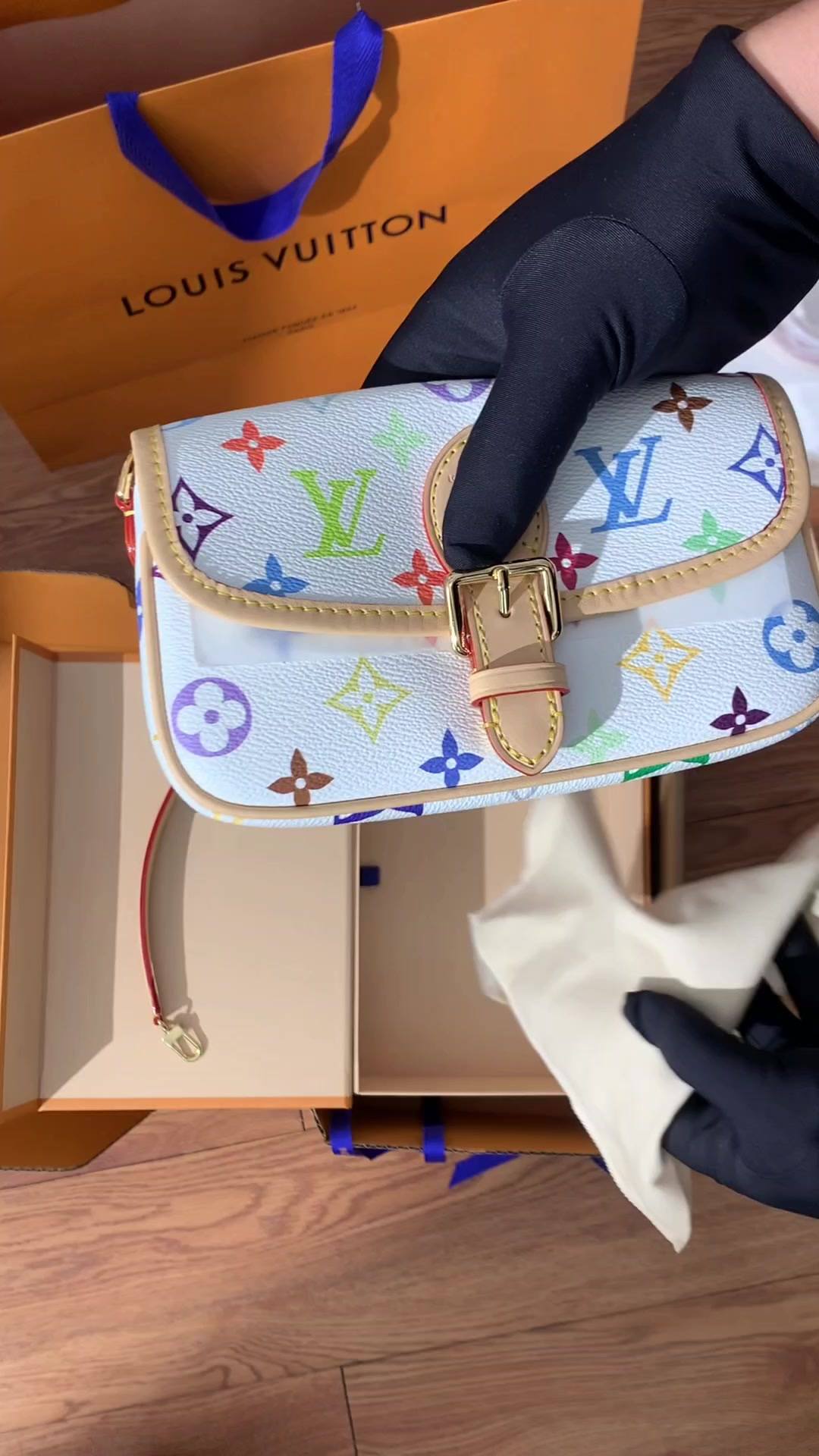 Shebag Super replica Louis Vuitton Diana bag in white monogram(Oct 2025 updated)-Best Quality designer Bag Review, and online shopping, designer bag ru