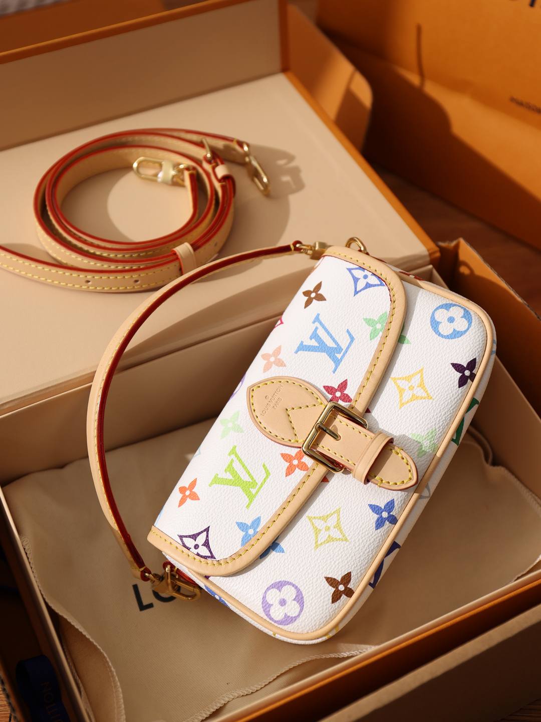 Shebag Super replica Louis Vuitton Diana bag in white monogram(Oct 2025 updated)-Best Quality designer Bag Review, and online shopping, designer bag ru