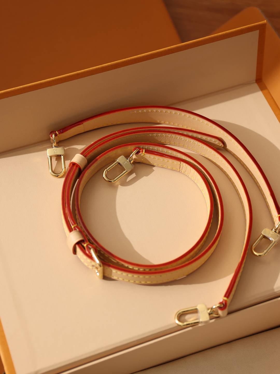 Shebag Super replica Louis Vuitton Diana bag in white monogram(Oct 2025 updated)-Best Quality designer Bag Review, and online shopping, designer bag ru