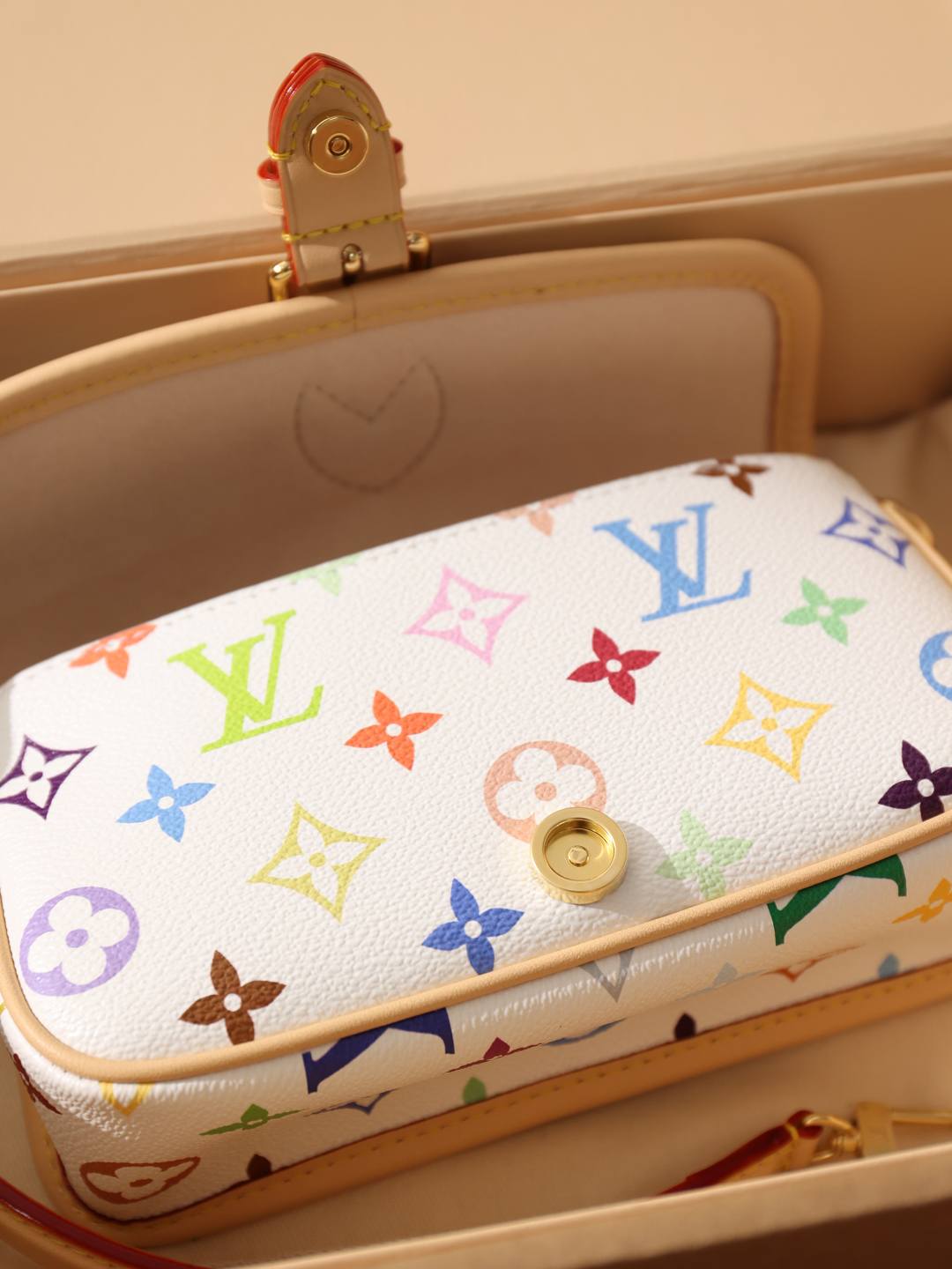 Shebag Super replica Louis Vuitton Diana bag in white monogram(Oct 2025 updated)-Best Quality designer Bag Review, and online shopping, designer bag ru