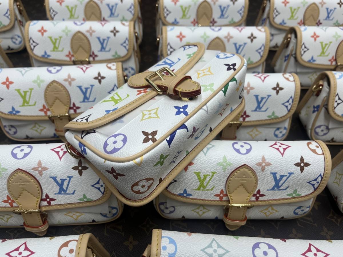 Shebag Super replica Louis Vuitton Diana bag in white monogram(Oct 2025 updated)-Best Quality designer Bag Review, and online shopping, designer bag ru