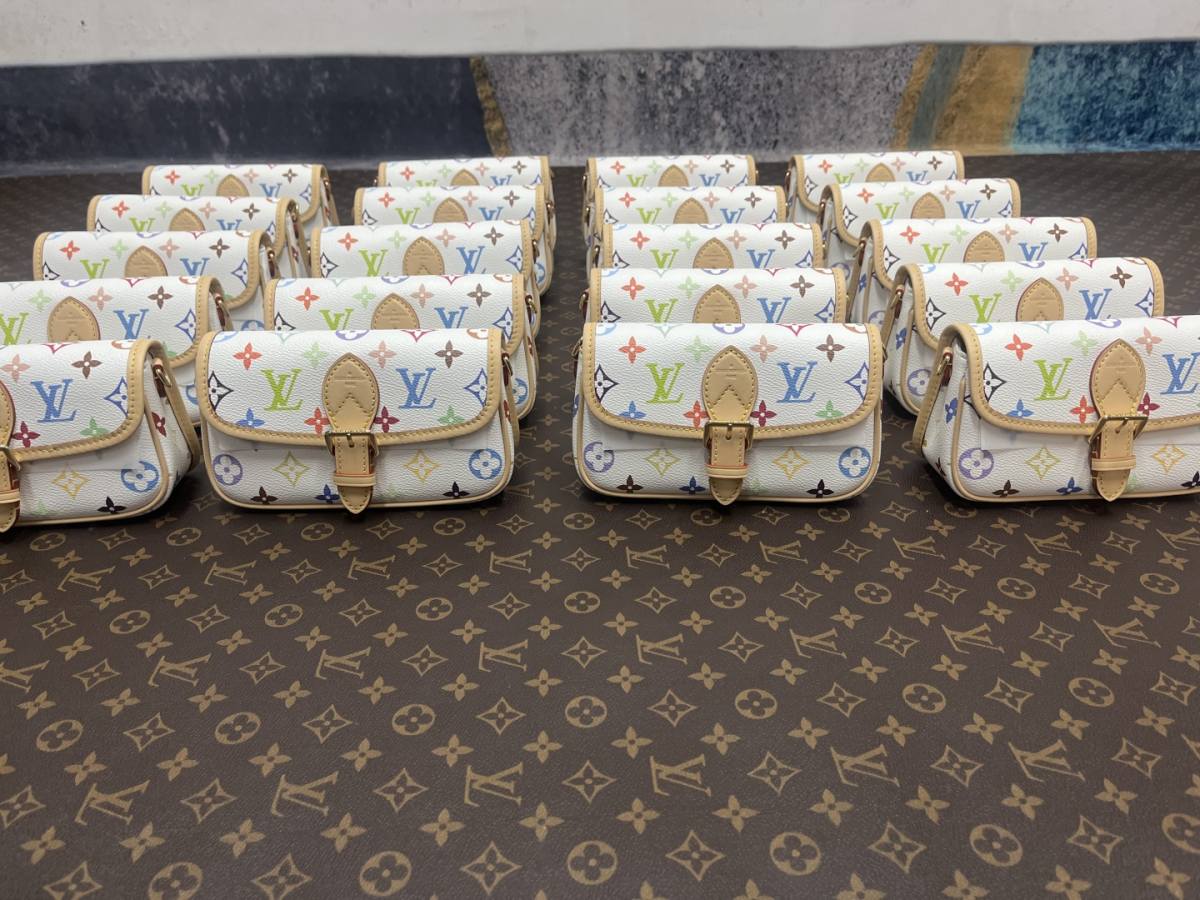 Shebag Super replica Louis Vuitton Diana bag in white monogram(Oct 2025 updated)-Best Quality designer Bag Review, and online shopping, designer bag ru
