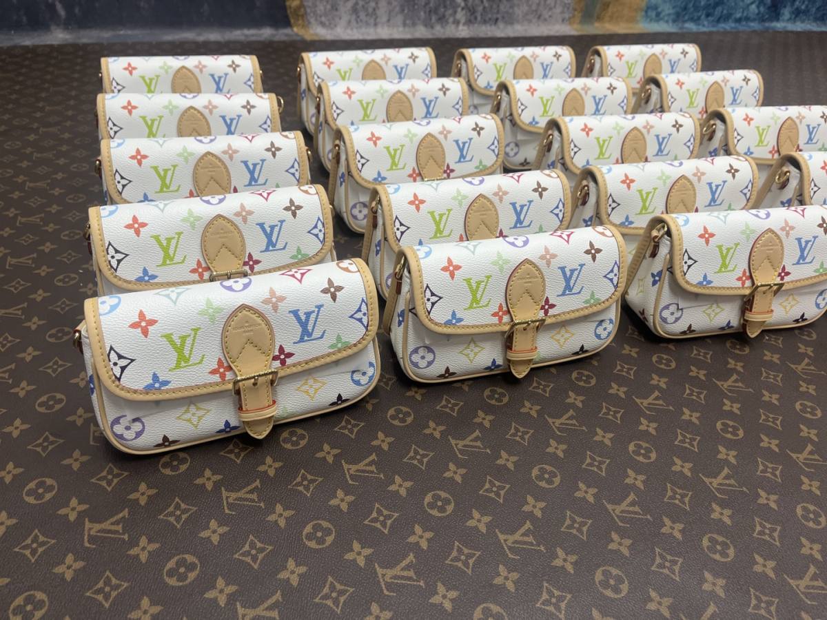 Shebag Super replica Louis Vuitton Diana bag in white monogram(Oct 2025 updated)-Best Quality designer Bag Review, and online shopping, designer bag ru