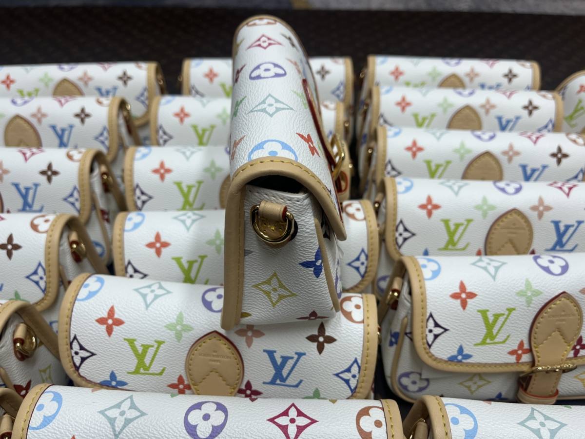 Shebag Super replica Louis Vuitton Diana bag in white monogram(Oct 2025 updated)-Best Quality designer Bag Review, and online shopping, designer bag ru