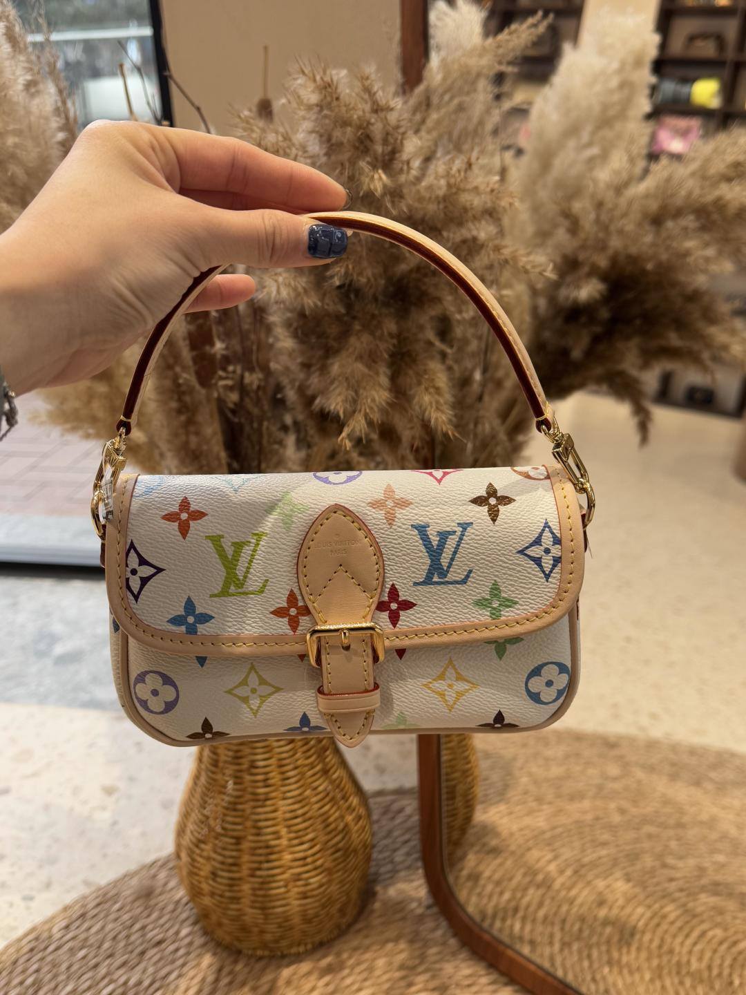 Shebag Super replica Louis Vuitton Diana bag in white monogram(Oct 2025 updated)-Best Quality designer Bag Review, and online shopping, designer bag ru