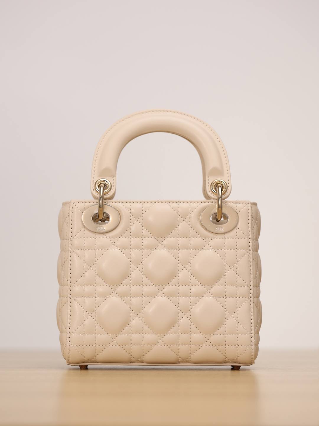 Shebag Super replica Lady Dior bag in beige review(Oct 2025 updated)-Best Quality designer Bag Review, and online shopping, designer bag ru Shebag Super replica Lady Dior bag in beige review(Oct 2025 updated)-Best Quality designer Bag Review, and online shopping, designer bag ru