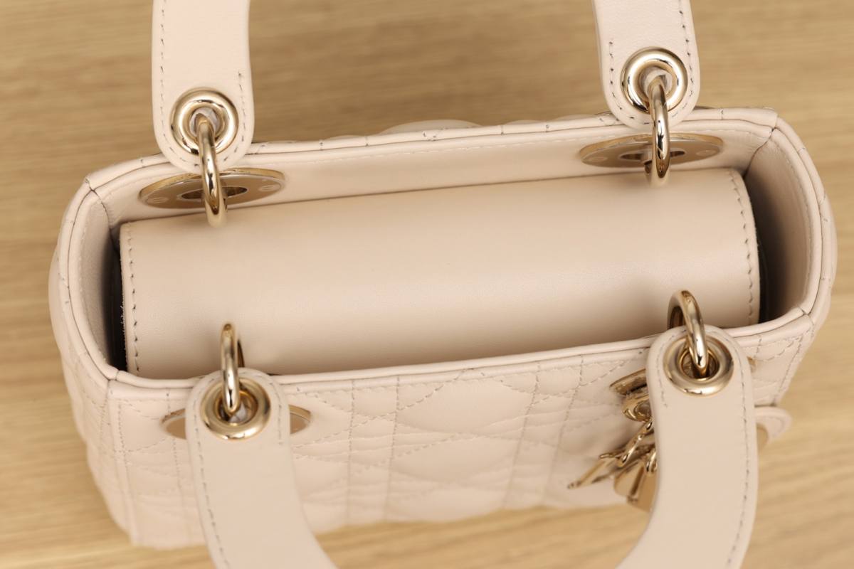 Shebag Super replica Lady Dior bag in beige review(Oct 2025 updated)-Best Quality designer Bag Review, and online shopping, designer bag ru Shebag Super replica Lady Dior bag in beige review(Oct 2025 updated)-Best Quality designer Bag Review, and online shopping, designer bag ru