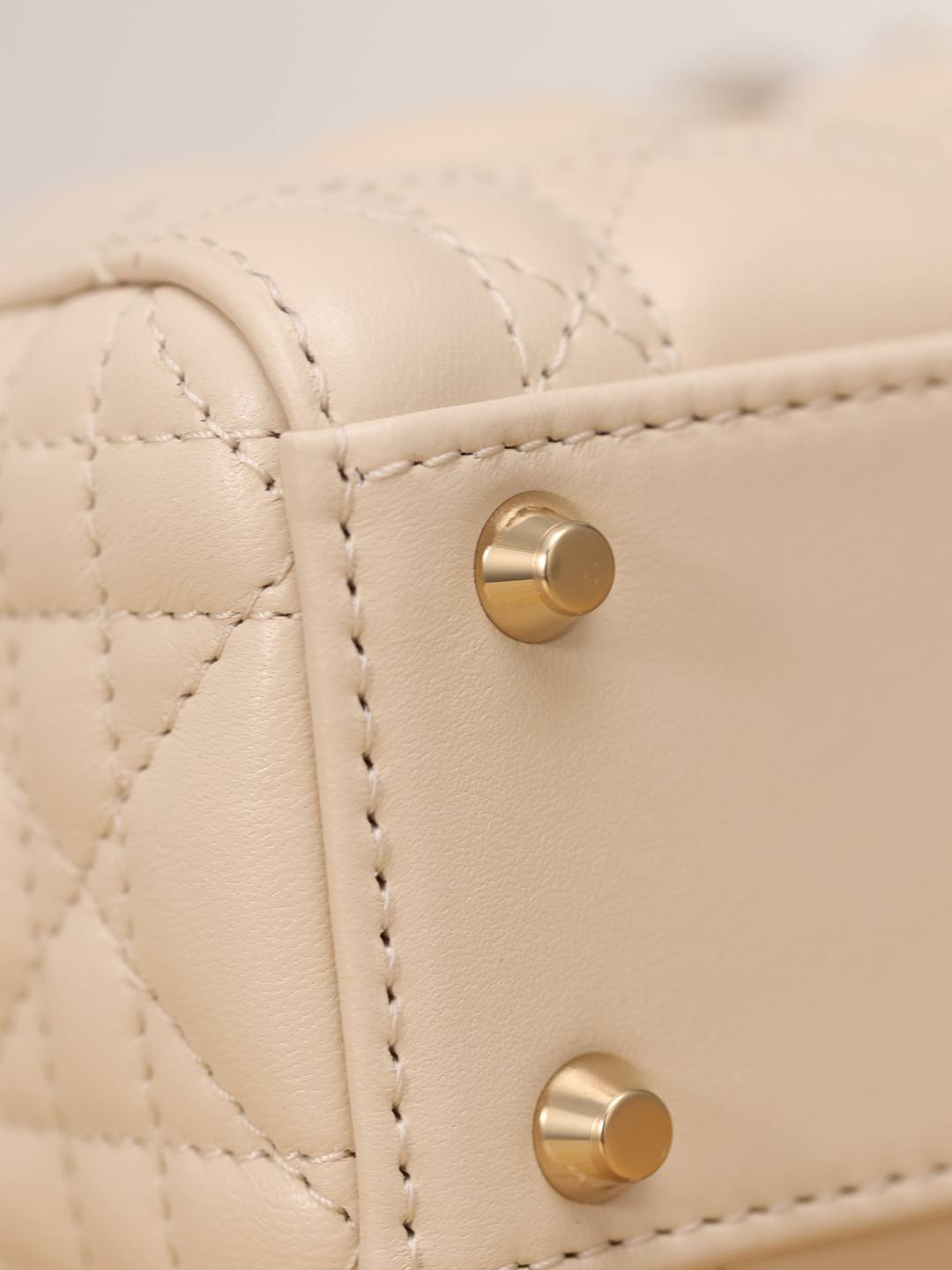 Shebag Super replica Lady Dior bag in beige review(Oct 2025 updated)-Best Quality designer Bag Review, and online shopping, designer bag ru Shebag Super replica Lady Dior bag in beige review(Oct 2025 updated)-Best Quality designer Bag Review, and online shopping, designer bag ru