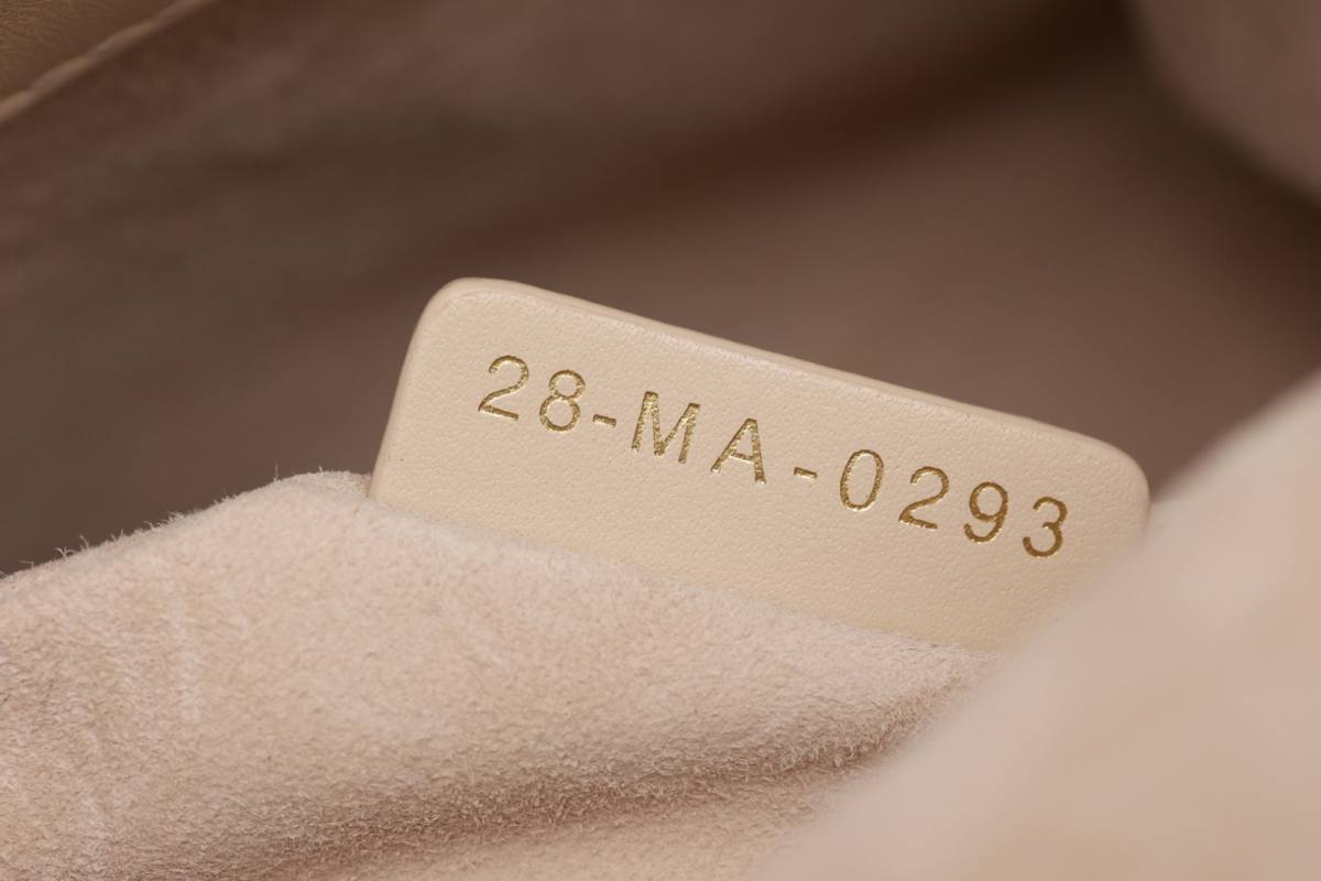 Shebag Super replica Lady Dior bag in beige review(Oct 2025 updated)-Best Quality designer Bag Review, and online shopping, designer bag ru Shebag Super replica Lady Dior bag in beige review(Oct 2025 updated)-Best Quality designer Bag Review, and online shopping, designer bag ru