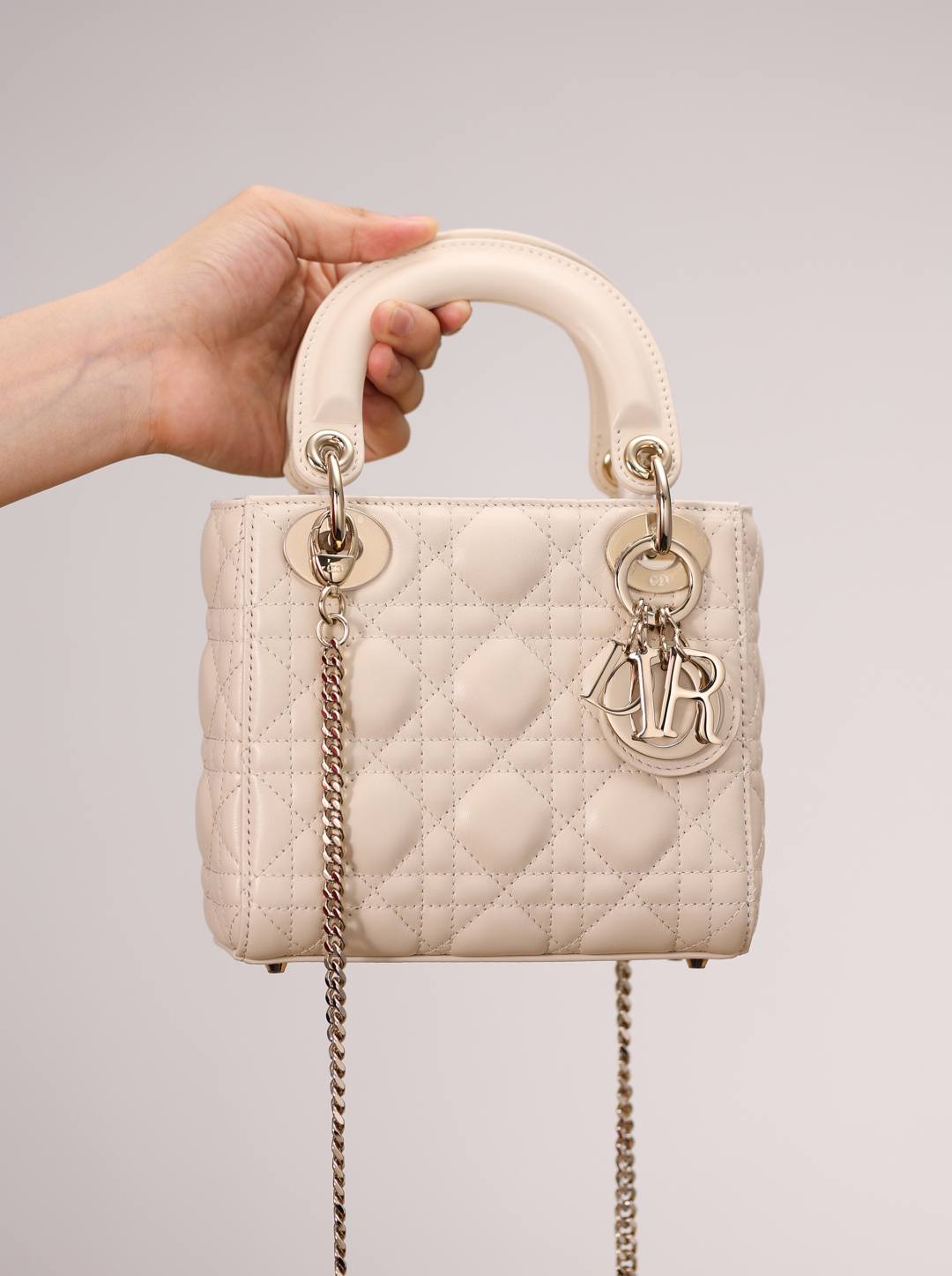 Shebag Super replica Lady Dior bag in beige review(Oct 2025 updated)-Best Quality designer Bag Review, and online shopping, designer bag ru Shebag Super replica Lady Dior bag in beige review(Oct 2025 updated)-Best Quality designer Bag Review, and online shopping, designer bag ru