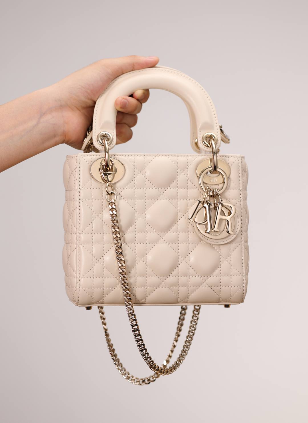 Shebag Super replica Lady Dior bag in beige review(Oct 2025 updated)-Best Quality designer Bag Review, and online shopping, designer bag ru Shebag Super replica Lady Dior bag in beige review(Oct 2025 updated)-Best Quality designer Bag Review, and online shopping, designer bag ru
