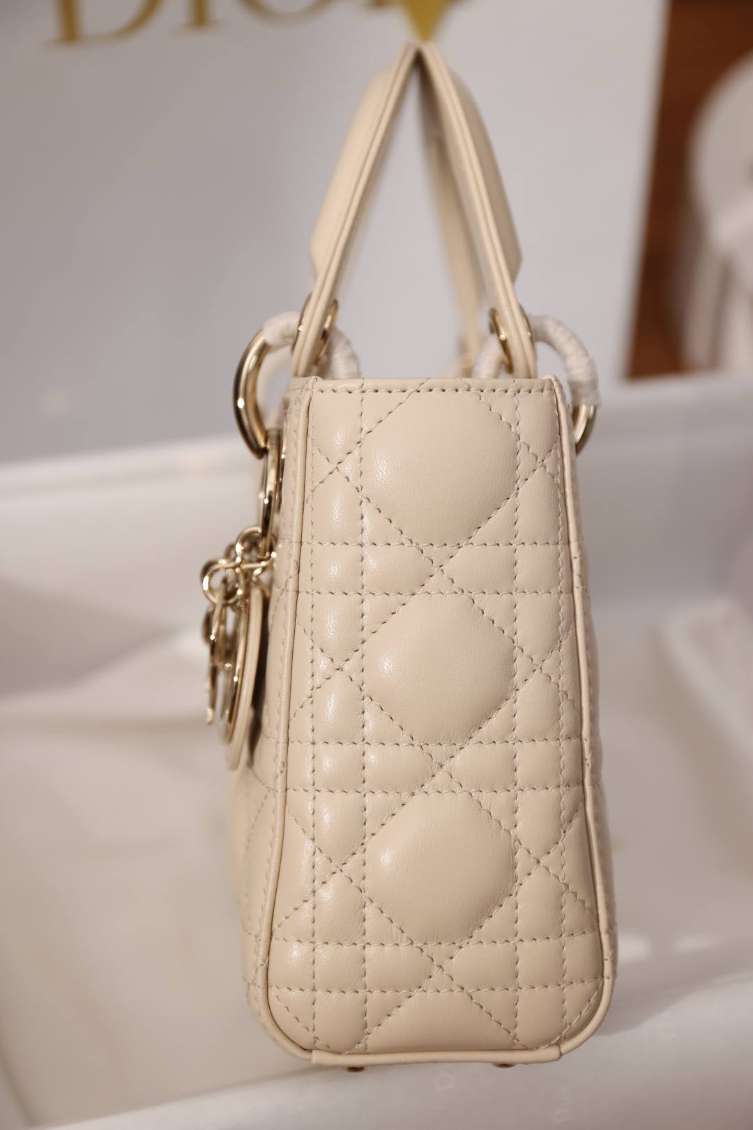 Shebag Super replica Lady Dior bag in beige review(Oct 2025 updated)-Best Quality designer Bag Review, and online shopping, designer bag ru Shebag Super replica Lady Dior bag in beige review(Oct 2025 updated)-Best Quality designer Bag Review, and online shopping, designer bag ru