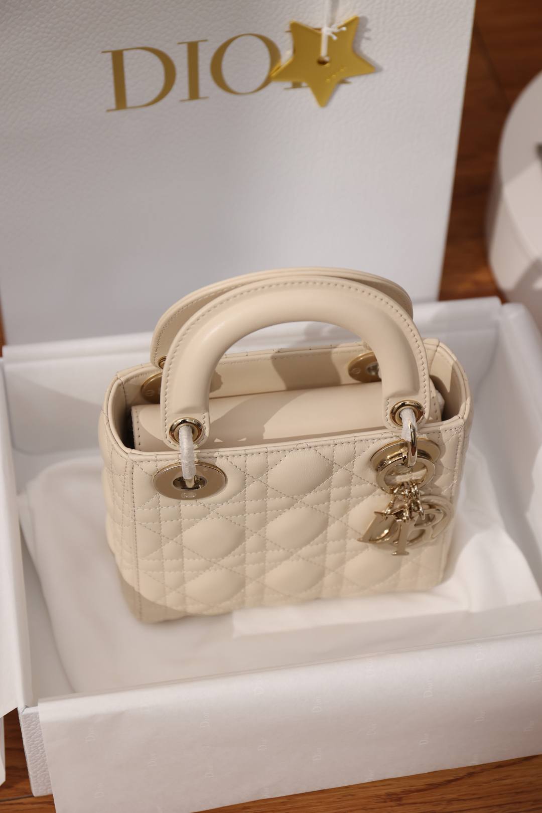 Shebag Super replica Lady Dior bag in beige review(Oct 2025 updated)-Best Quality designer Bag Review, and online shopping, designer bag ru Shebag Super replica Lady Dior bag in beige review(Oct 2025 updated)-Best Quality designer Bag Review, and online shopping, designer bag ru