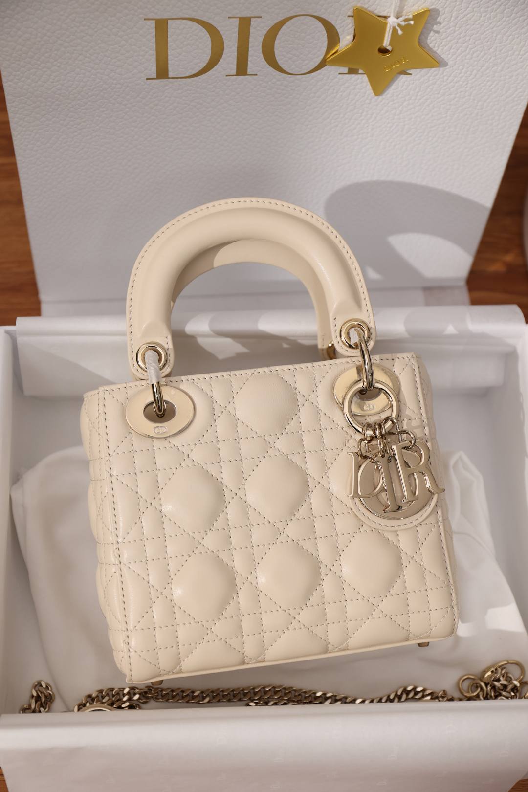 Shebag Super replica Lady Dior bag in beige review(Oct 2025 updated)-Best Quality designer Bag Review, and online shopping, designer bag ru Shebag Super replica Lady Dior bag in beige review(Oct 2025 updated)-Best Quality designer Bag Review, and online shopping, designer bag ru