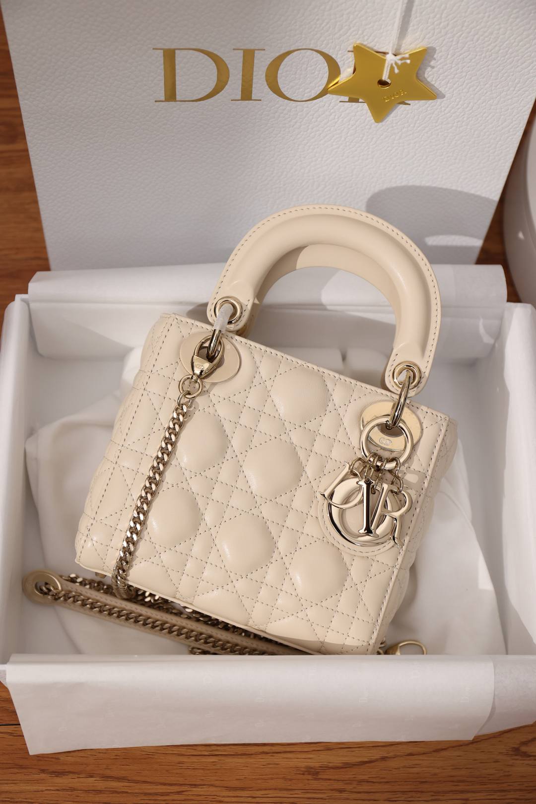 Shebag Super replica Lady Dior bag in beige review(Oct 2025 updated)-Best Quality designer Bag Review, and online shopping, designer bag ru Shebag Super replica Lady Dior bag in beige review(Oct 2025 updated)-Best Quality designer Bag Review, and online shopping, designer bag ru