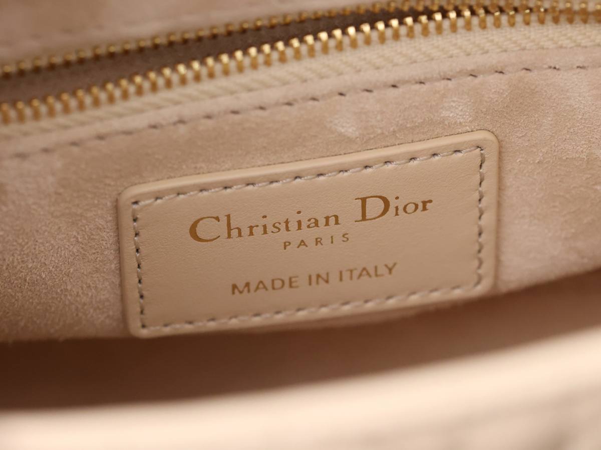 Shebag Super replica Lady Dior bag in beige review(Oct 2025 updated)-Best Quality designer Bag Review, and online shopping, designer bag ru Shebag Super replica Lady Dior bag in beige review(Oct 2025 updated)-Best Quality designer Bag Review, and online shopping, designer bag ru