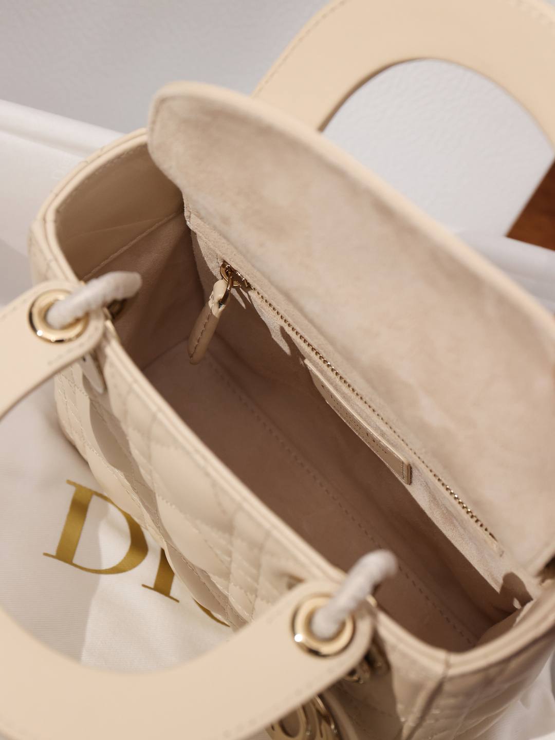 Shebag Super replica Lady Dior bag in beige review(Oct 2025 updated)-Best Quality designer Bag Review, and online shopping, designer bag ru Shebag Super replica Lady Dior bag in beige review(Oct 2025 updated)-Best Quality designer Bag Review, and online shopping, designer bag ru