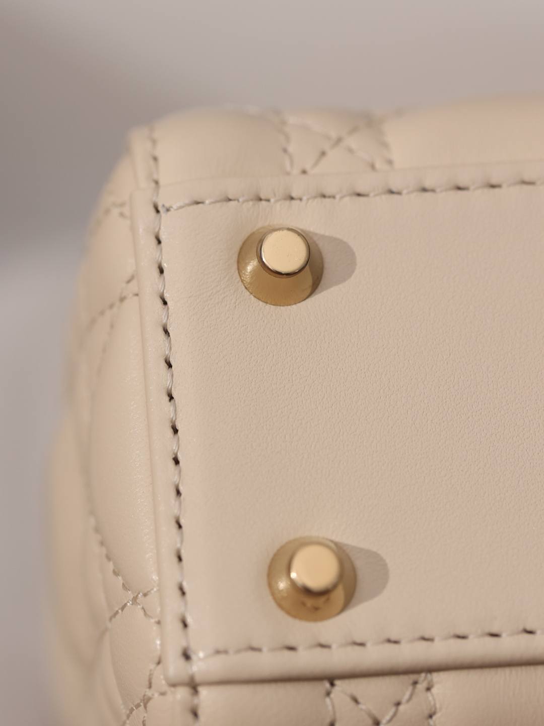 Shebag Super replica Lady Dior bag in beige review(Oct 2025 updated)-Best Quality designer Bag Review, and online shopping, designer bag ru Shebag Super replica Lady Dior bag in beige review(Oct 2025 updated)-Best Quality designer Bag Review, and online shopping, designer bag ru