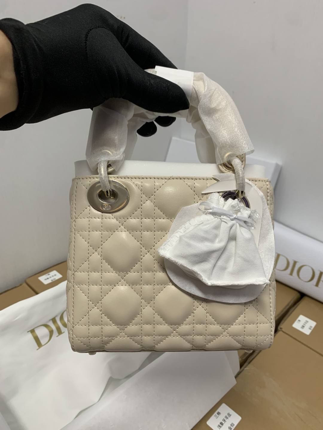 Shebag Super replica Lady Dior bag in beige review(Oct 2025 updated)-Best Quality designer Bag Review, and online shopping, designer bag ru Shebag Super replica Lady Dior bag in beige review(Oct 2025 updated)-Best Quality designer Bag Review, and online shopping, designer bag ru