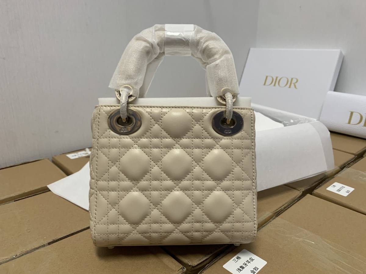 Shebag Super replica Lady Dior bag in beige review(Oct 2025 updated)-Best Quality designer Bag Review, and online shopping, designer bag ru Shebag Super replica Lady Dior bag in beige review(Oct 2025 updated)-Best Quality designer Bag Review, and online shopping, designer bag ru