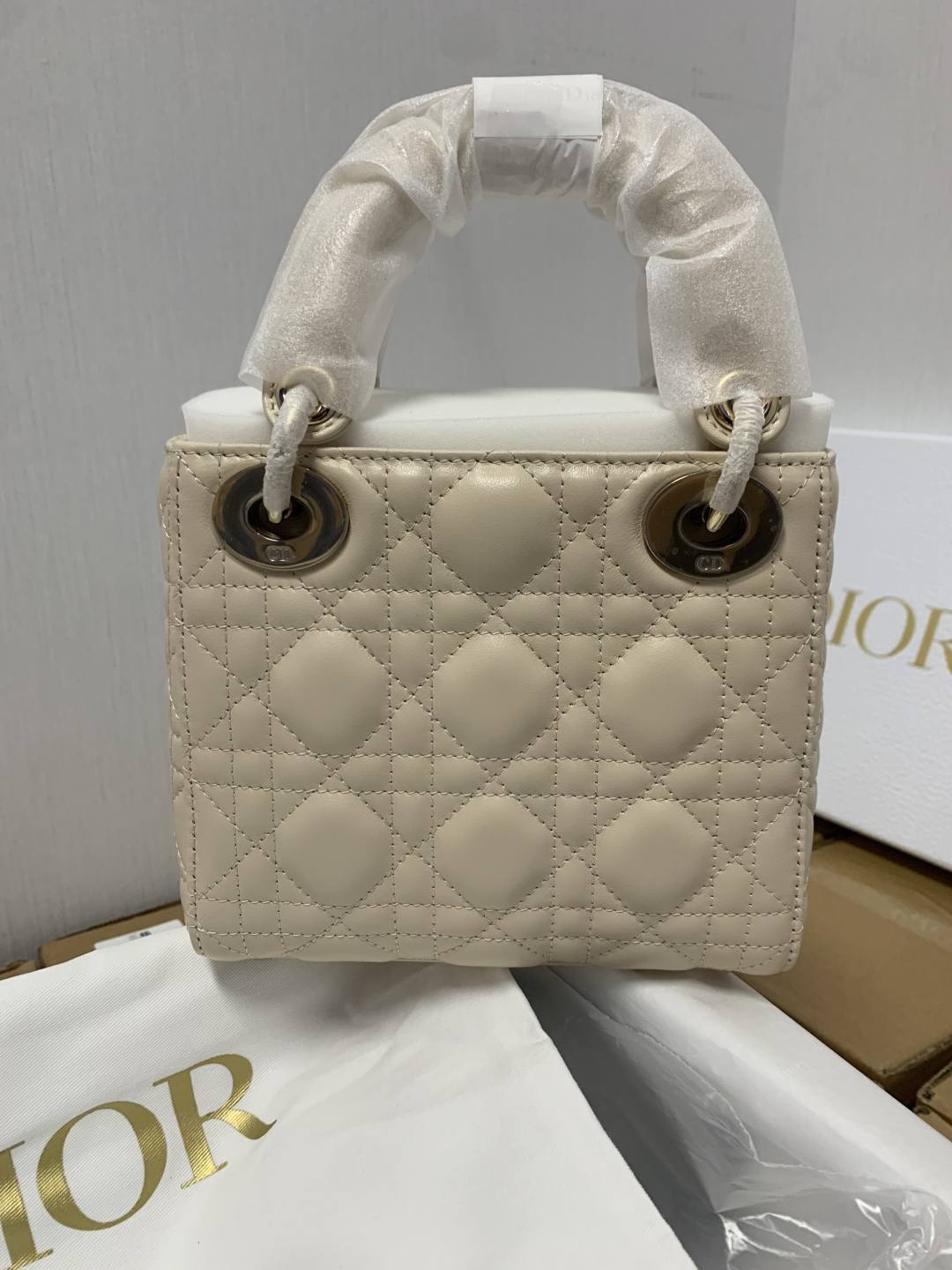 Shebag Super replica Lady Dior bag in beige review(Oct 2025 updated)-Best Quality designer Bag Review, and online shopping, designer bag ru Shebag Super replica Lady Dior bag in beige review(Oct 2025 updated)-Best Quality designer Bag Review, and online shopping, designer bag ru