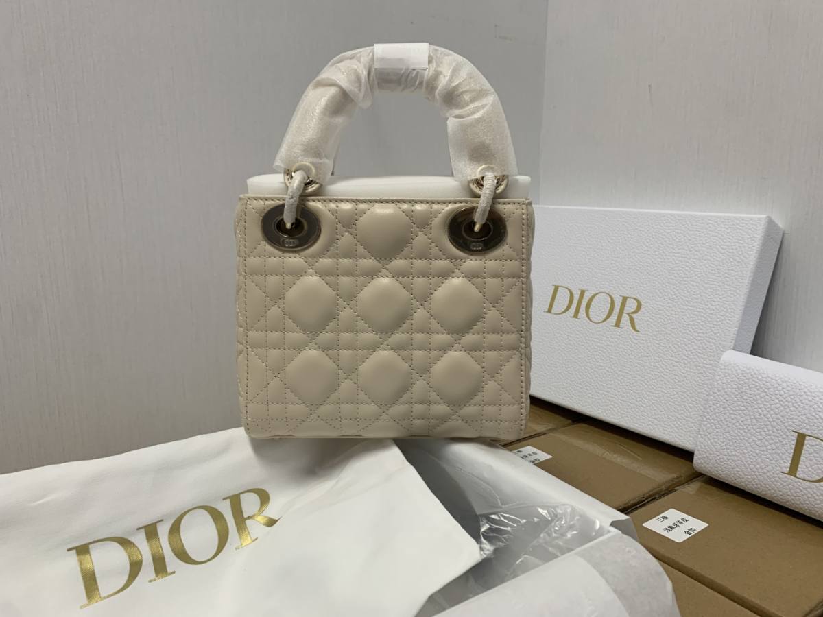 Shebag Super replica Lady Dior bag in beige review(Oct 2025 updated)-Best Quality designer Bag Review, and online shopping, designer bag ru Shebag Super replica Lady Dior bag in beige review(Oct 2025 updated)-Best Quality designer Bag Review, and online shopping, designer bag ru