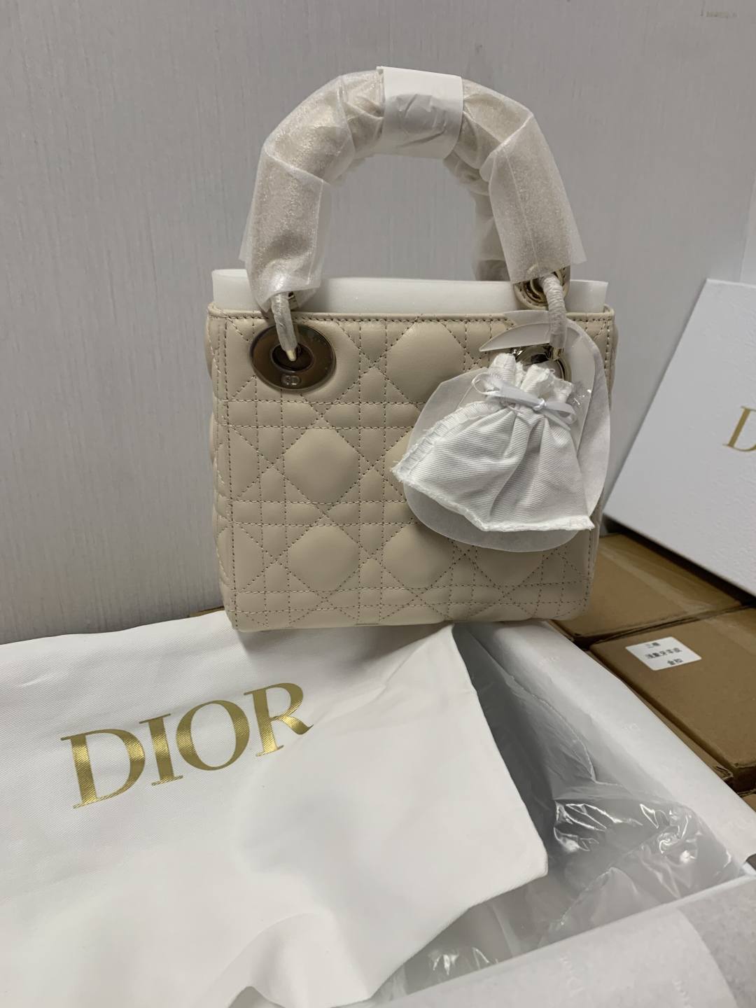 Shebag Super replica Lady Dior bag in beige review(Oct 2025 updated)-Best Quality designer Bag Review, and online shopping, designer bag ru Shebag Super replica Lady Dior bag in beige review(Oct 2025 updated)-Best Quality designer Bag Review, and online shopping, designer bag ru