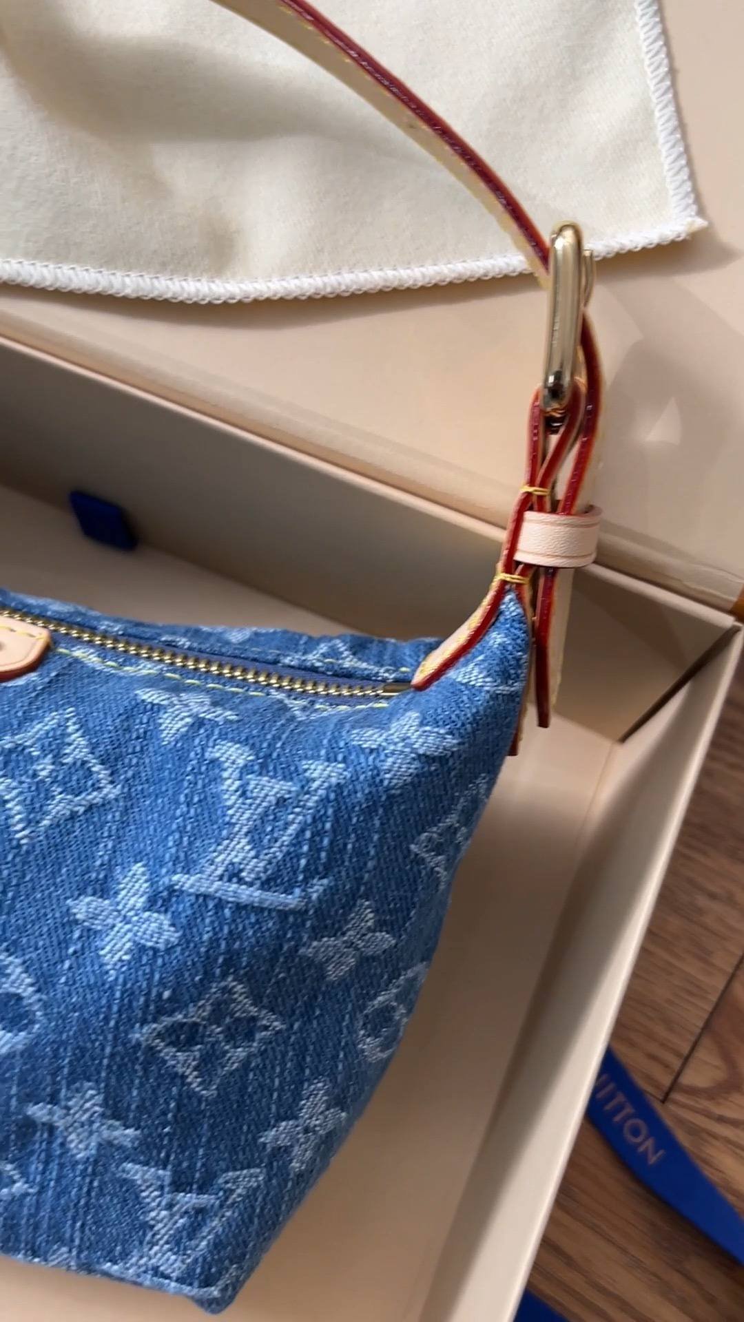 Shebag Super replica Louis Vuitton M82949 Hills pochette in Denim review(Nov 2025 updated)-Best Quality designer Bag Review, and online shopping, designer bag ru Shebag Super replica Louis Vuitton M82949 Hills pochette in Denim review(Nov 2025 updated)-Best Quality designer Bag Review, and online shopping, designer bag ru