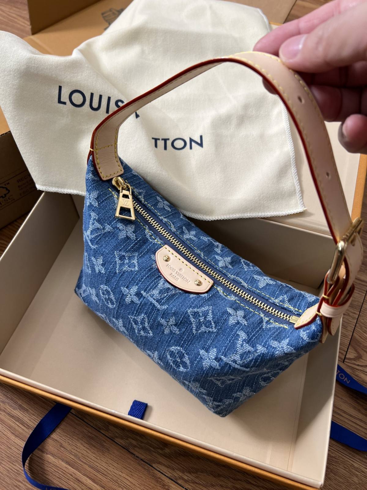 Shebag Super replica Louis Vuitton M82949 Hills pochette in Denim review(Nov 2025 updated)-Best Quality designer Bag Review, and online shopping, designer bag ru Shebag Super replica Louis Vuitton M82949 Hills pochette in Denim review(Nov 2025 updated)-Best Quality designer Bag Review, and online shopping, designer bag ru