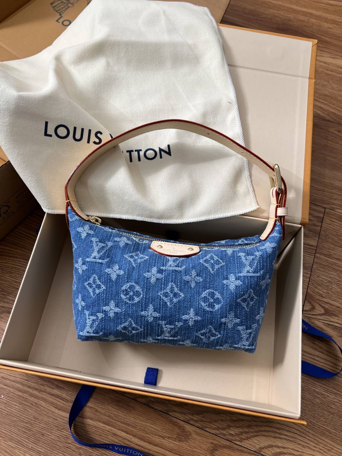 Shebag Super replica Louis Vuitton M82949 Hills pochette in Denim review(Nov 2025 updated)-Best Quality designer Bag Review, and online shopping, designer bag ru Shebag Super replica Louis Vuitton M82949 Hills pochette in Denim review(Nov 2025 updated)-Best Quality designer Bag Review, and online shopping, designer bag ru