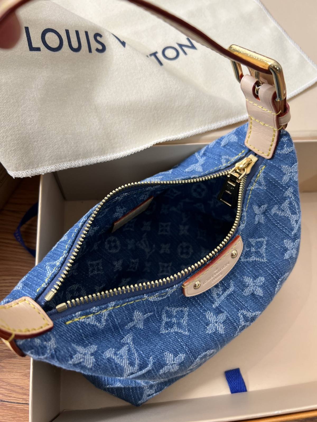 Shebag Super replica Louis Vuitton M82949 Hills pochette in Denim review(Nov 2025 updated)-Best Quality designer Bag Review, and online shopping, designer bag ru Shebag Super replica Louis Vuitton M82949 Hills pochette in Denim review(Nov 2025 updated)-Best Quality designer Bag Review, and online shopping, designer bag ru