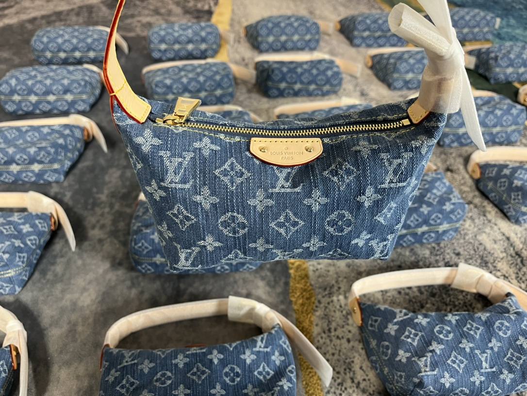 Shebag Super replica Louis Vuitton M82949 Hills pochette in Denim review(Nov 2025 updated)-Best Quality designer Bag Review, and online shopping, designer bag ru Shebag Super replica Louis Vuitton M82949 Hills pochette in Denim review(Nov 2025 updated)-Best Quality designer Bag Review, and online shopping, designer bag ru