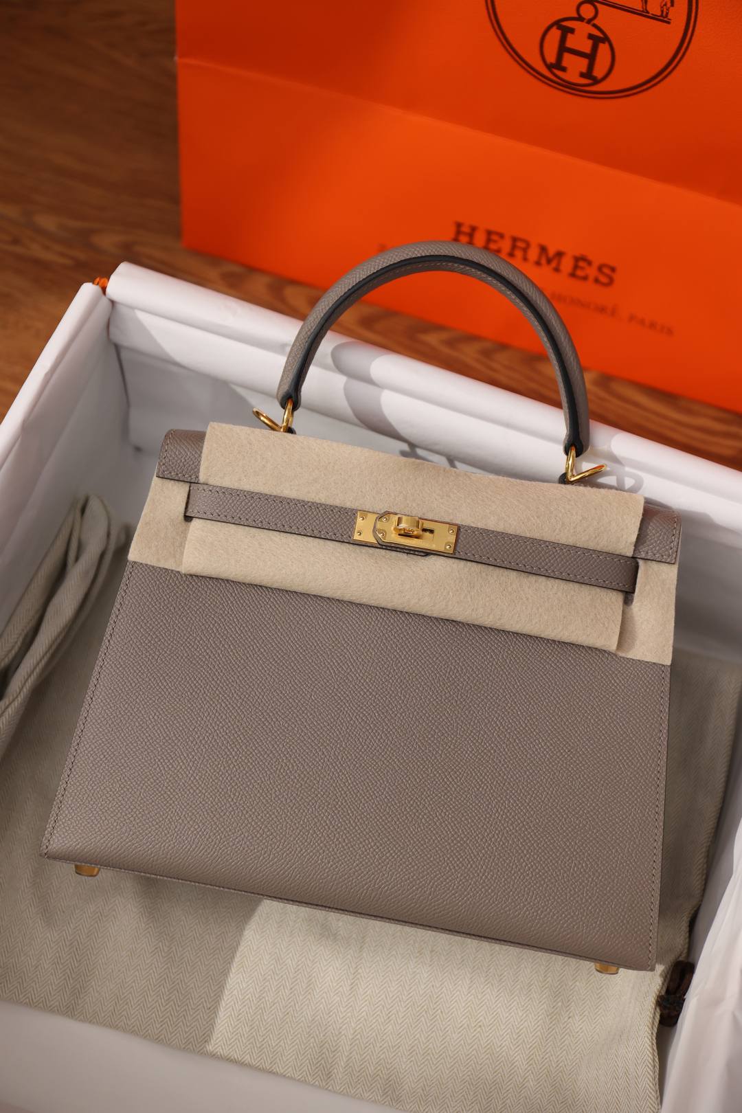 Shebag fully handmade Hermes Kelly 25 bag in grey Epsom(Nov 2025 updated)-Best Quality designer Bag Review, and online shopping, designer bag ru Shebag fully handmade Hermes Kelly 25 bag in grey Epsom(Nov 2025 updated)-Best Quality designer Bag Review, and online shopping, designer bag ru