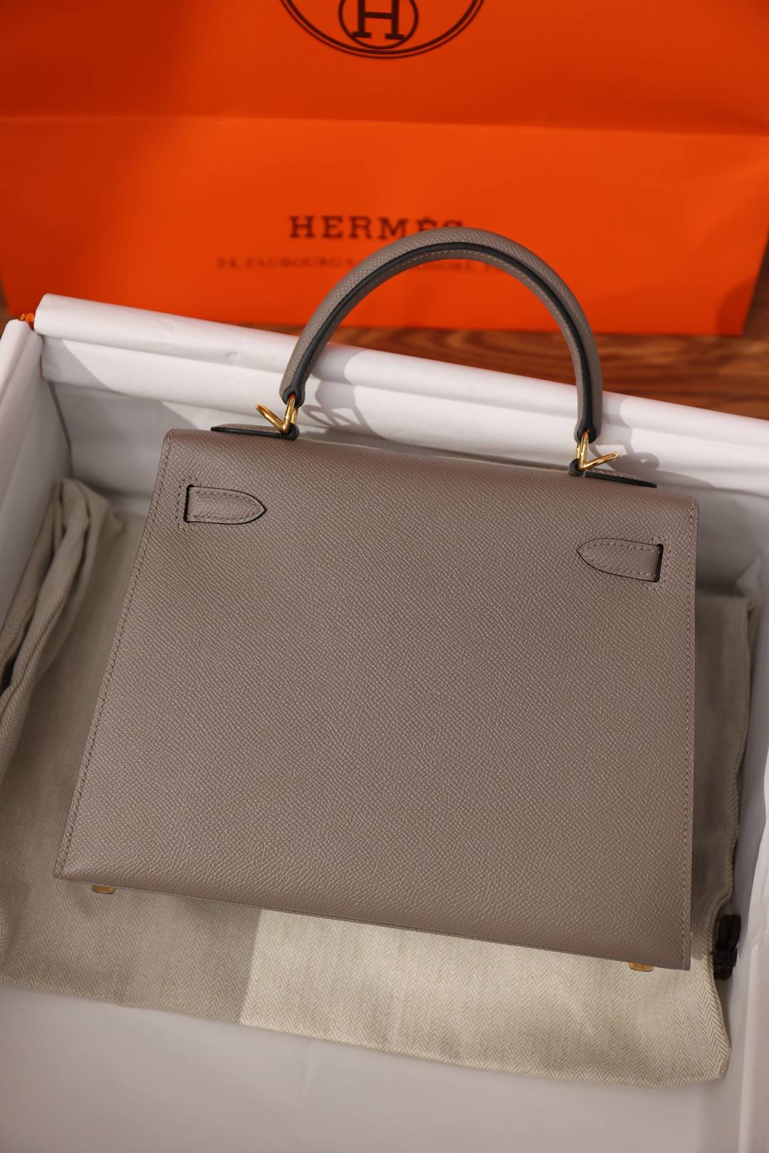 Shebag fully handmade Hermes Kelly 25 bag in grey Epsom(Nov 2025 updated)-Best Quality designer Bag Review, and online shopping, designer bag ru Shebag fully handmade Hermes Kelly 25 bag in grey Epsom(Nov 2025 updated)-Best Quality designer Bag Review, and online shopping, designer bag ru