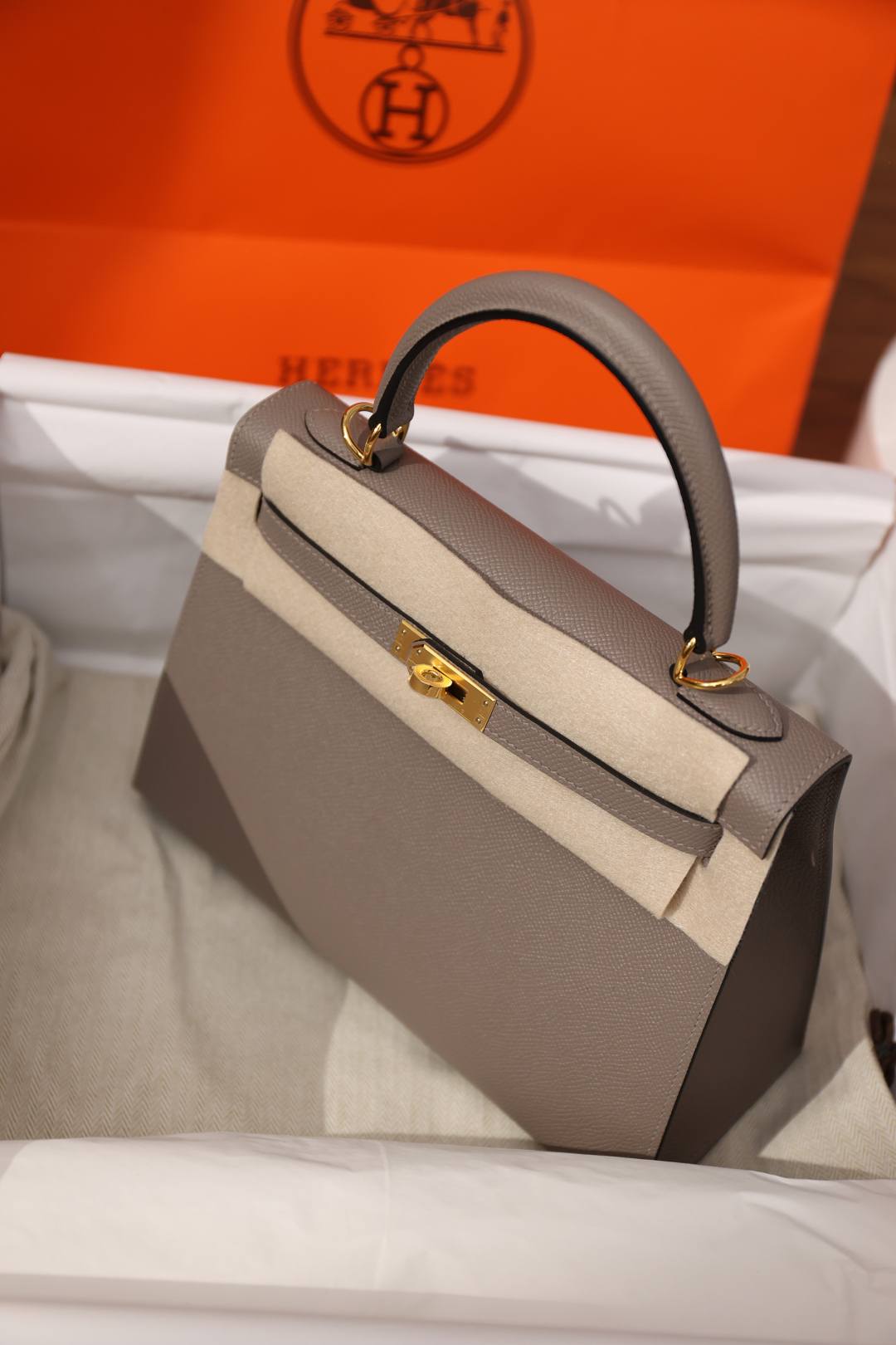 Shebag fully handmade Hermes Kelly 25 bag in grey Epsom(Nov 2025 updated)-Best Quality designer Bag Review, and online shopping, designer bag ru Shebag fully handmade Hermes Kelly 25 bag in grey Epsom(Nov 2025 updated)-Best Quality designer Bag Review, and online shopping, designer bag ru