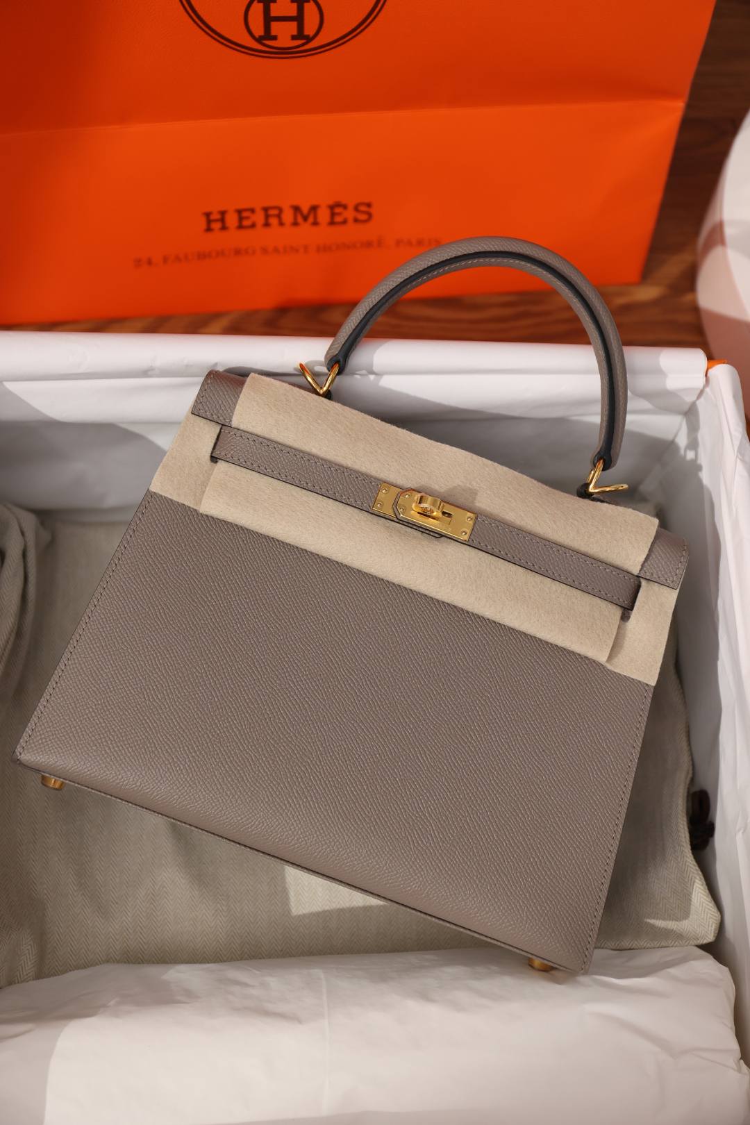 Shebag fully handmade Hermes Kelly 25 bag in grey Epsom(Nov 2025 updated)-Best Quality designer Bag Review, and online shopping, designer bag ru Shebag fully handmade Hermes Kelly 25 bag in grey Epsom(Nov 2025 updated)-Best Quality designer Bag Review, and online shopping, designer bag ru