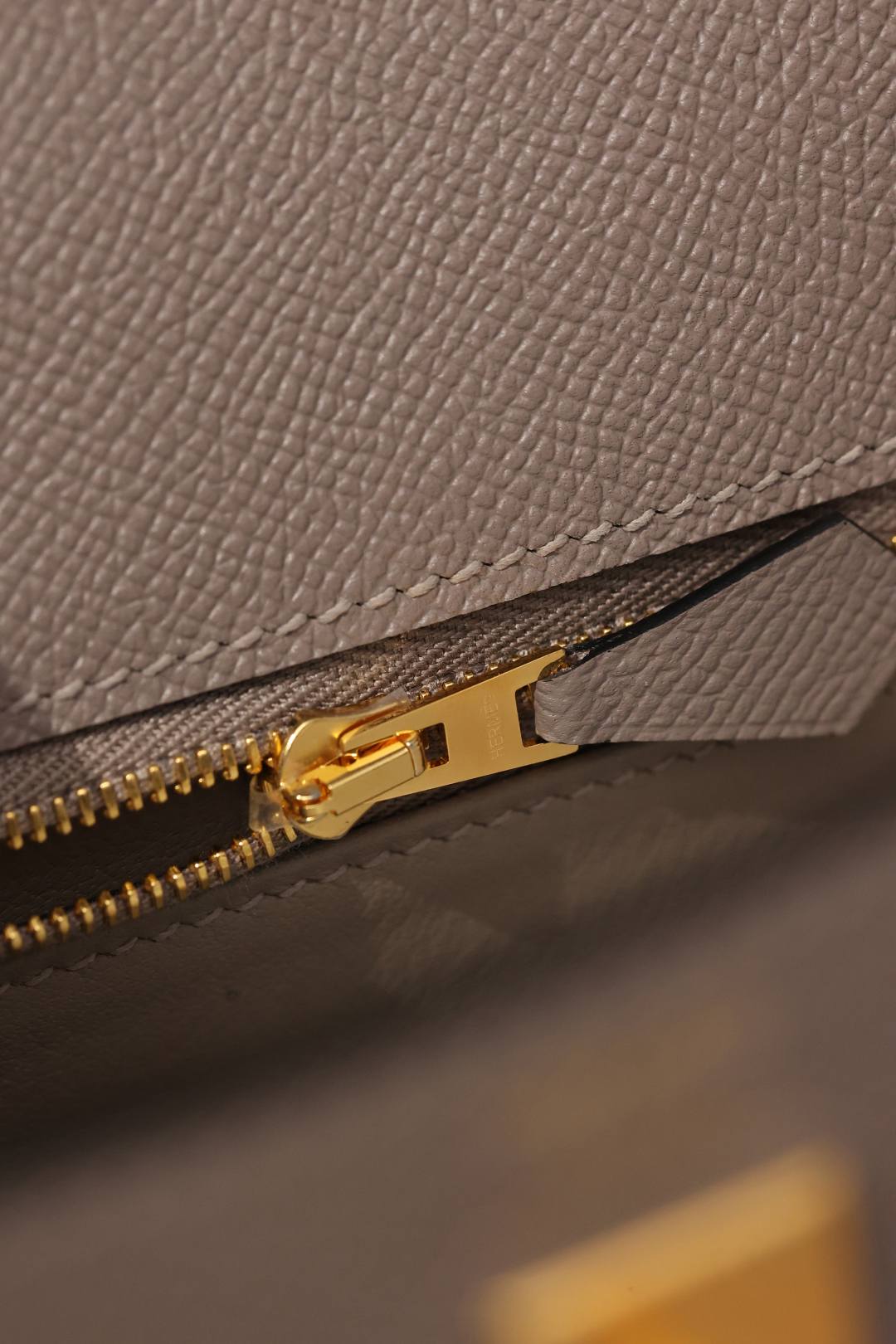 Shebag fully handmade Hermes Kelly 25 bag in grey Epsom(Nov 2025 updated)-Best Quality designer Bag Review, and online shopping, designer bag ru Shebag fully handmade Hermes Kelly 25 bag in grey Epsom(Nov 2025 updated)-Best Quality designer Bag Review, and online shopping, designer bag ru