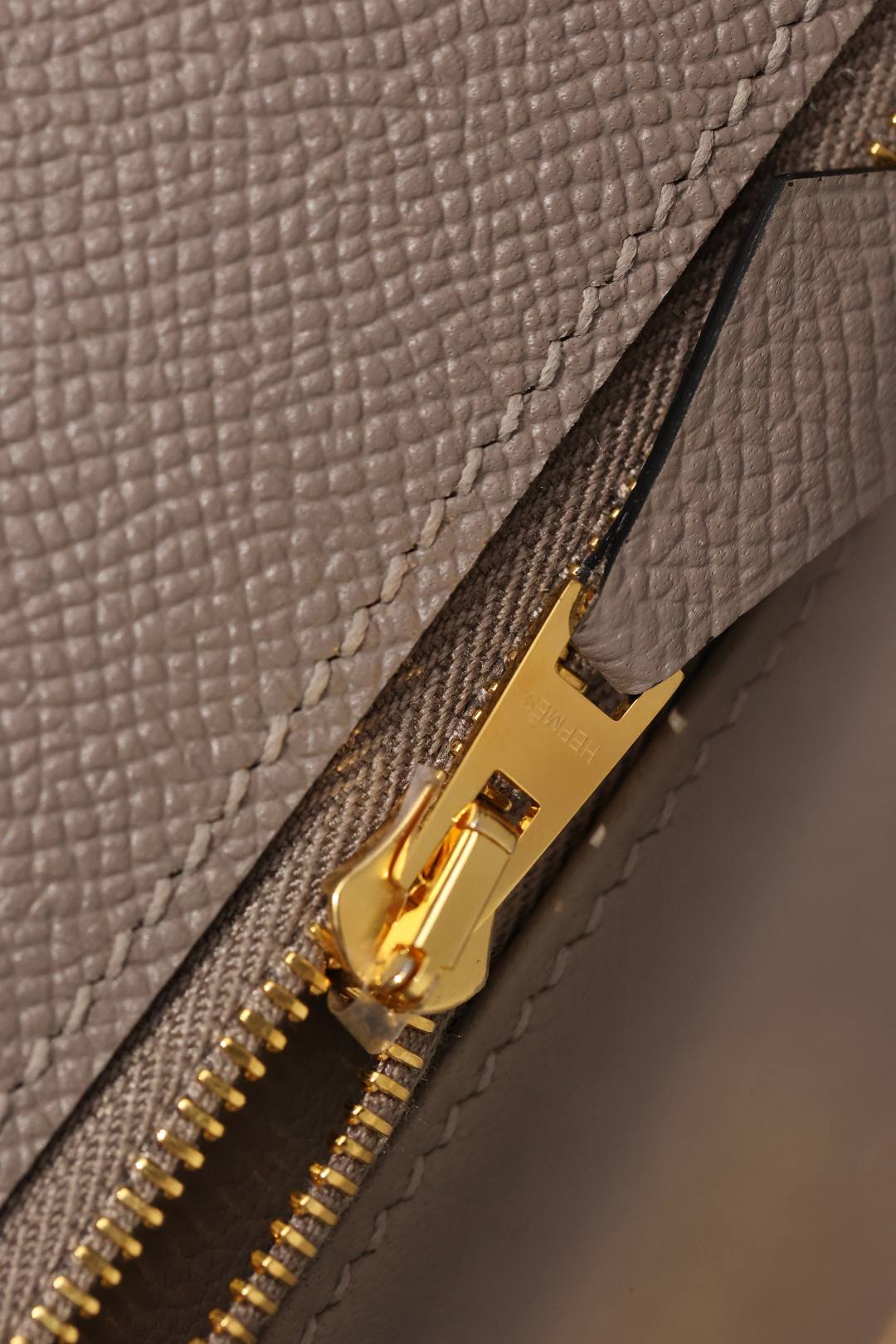 Shebag fully handmade Hermes Kelly 25 bag in grey Epsom(Nov 2025 updated)-Best Quality designer Bag Review, and online shopping, designer bag ru Shebag fully handmade Hermes Kelly 25 bag in grey Epsom(Nov 2025 updated)-Best Quality designer Bag Review, and online shopping, designer bag ru