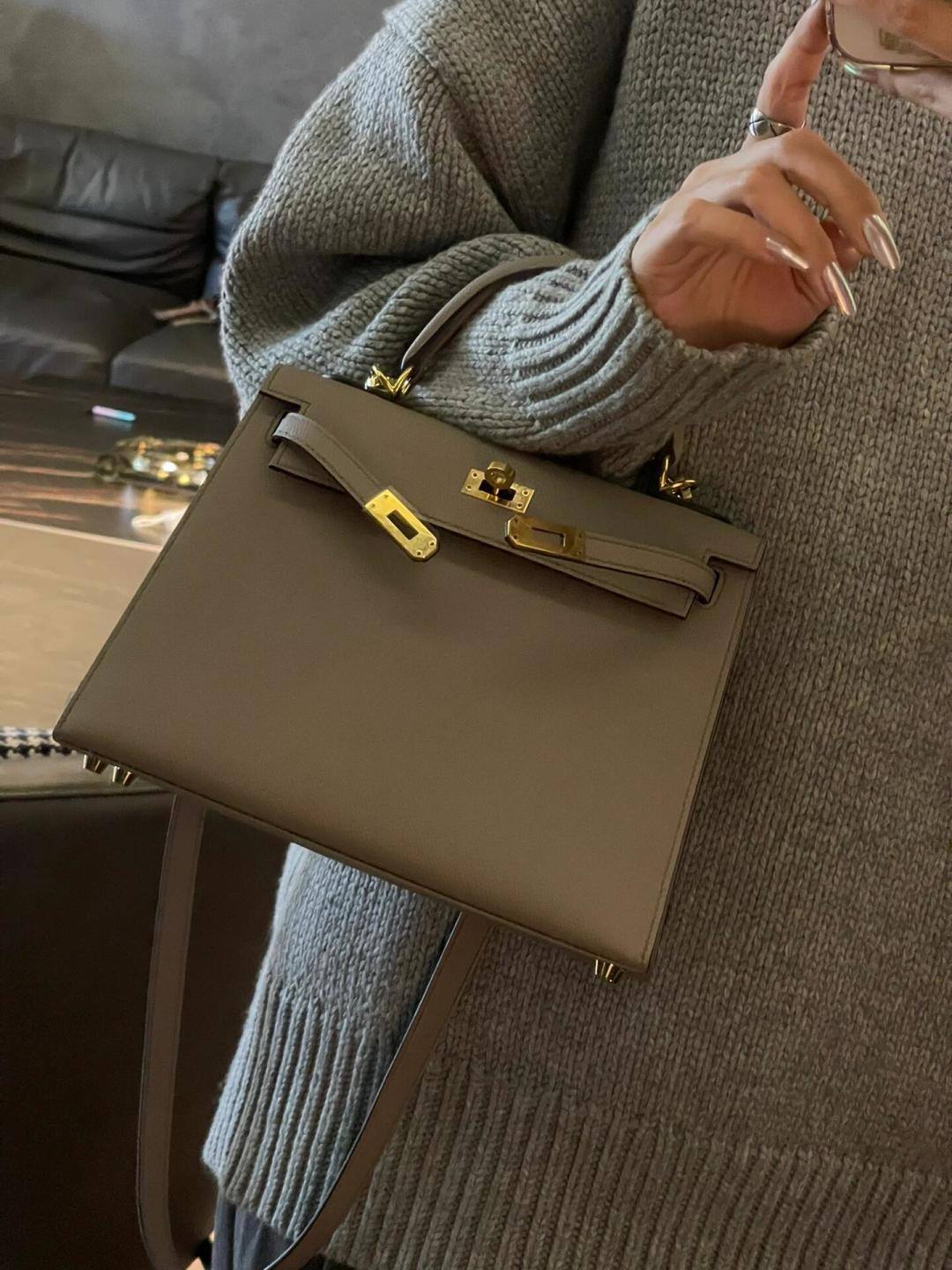 Shebag fully handmade Hermes Kelly 25 bag in grey Epsom(Nov 2025 updated)-Best Quality designer Bag Review, and online shopping, designer bag ru Shebag fully handmade Hermes Kelly 25 bag in grey Epsom(Nov 2025 updated)-Best Quality designer Bag Review, and online shopping, designer bag ru