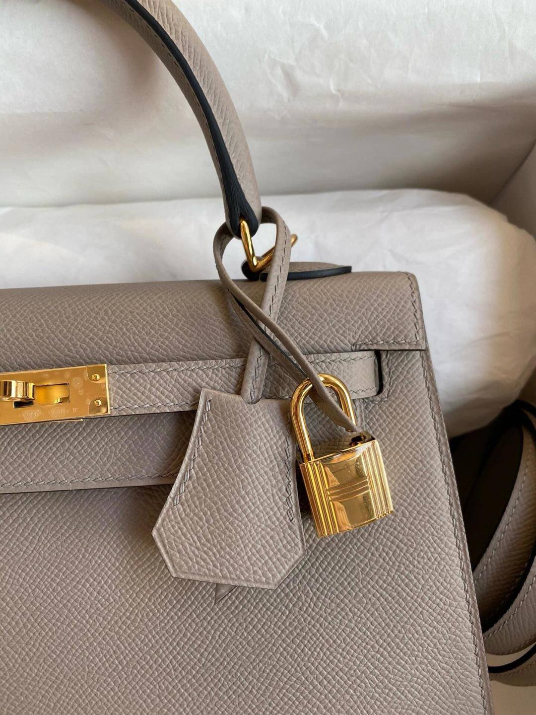 Shebag fully handmade Hermes Kelly 25 bag in grey Epsom(Nov 2025 updated)-Best Quality designer Bag Review, and online shopping, designer bag ru Shebag fully handmade Hermes Kelly 25 bag in grey Epsom(Nov 2025 updated)-Best Quality designer Bag Review, and online shopping, designer bag ru