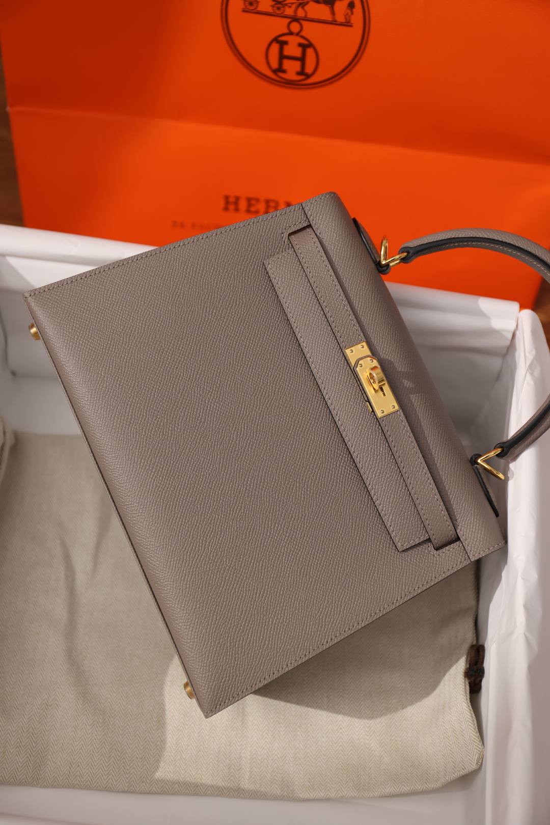 Shebag fully handmade Hermes Kelly 25 bag in grey Epsom(Nov 2025 updated)-Best Quality designer Bag Review, and online shopping, designer bag ru Shebag fully handmade Hermes Kelly 25 bag in grey Epsom(Nov 2025 updated)-Best Quality designer Bag Review, and online shopping, designer bag ru