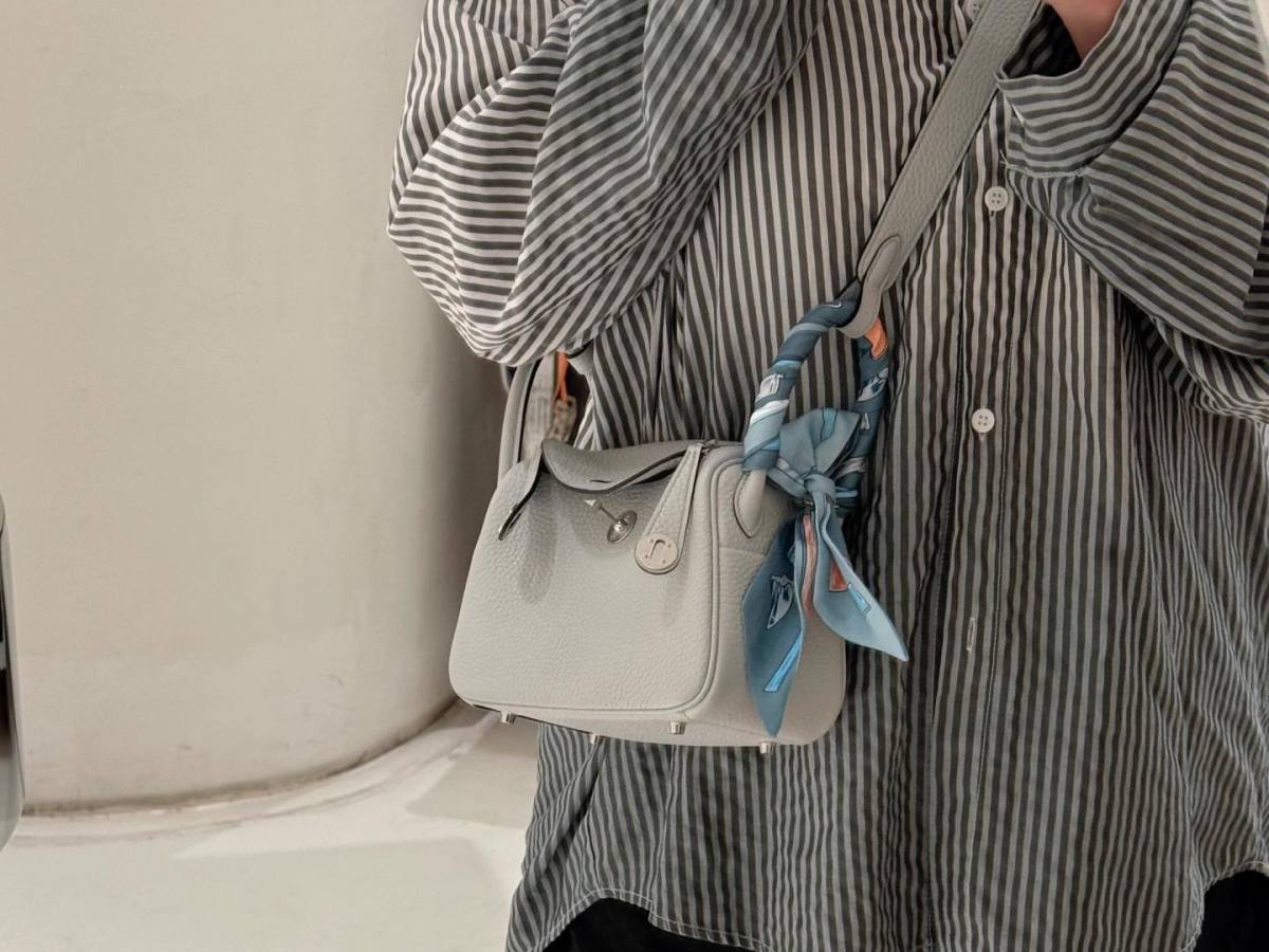 Shebag fully handmade Mini Lindy 19cm in light blue togo bag review(Dec 2025 updated)-Best Quality designer Bag Review, and online shopping, designer bag ru