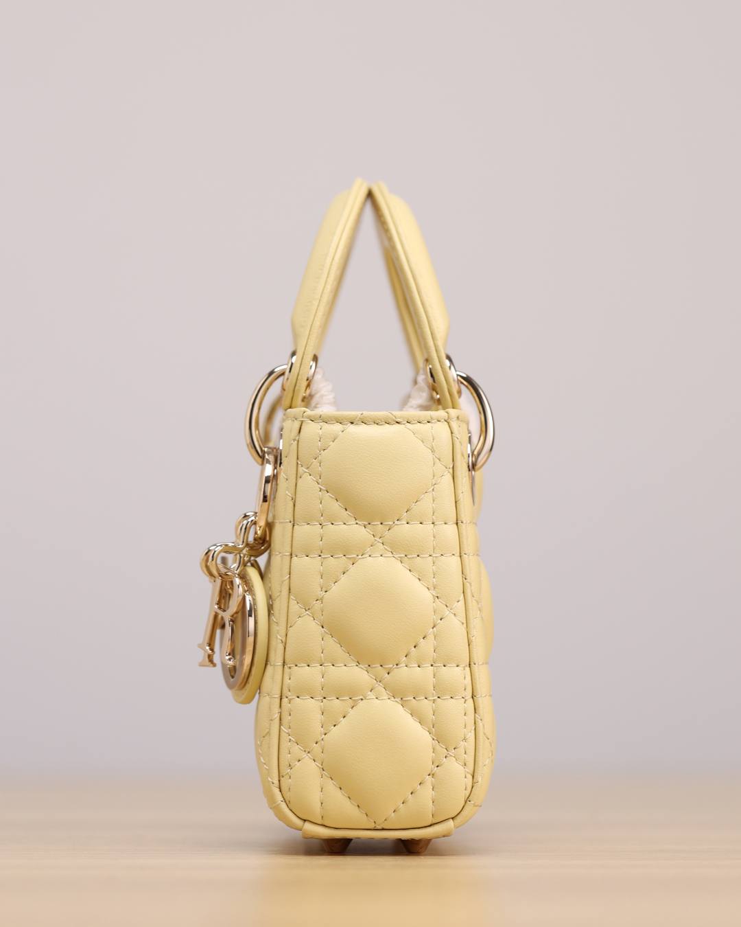 Shebag Super replica Lady Dior mini Yellow lambskin bag review(Dec 2025 updated))-Best Quality designer Bag Review, and online shopping, designer bag ru