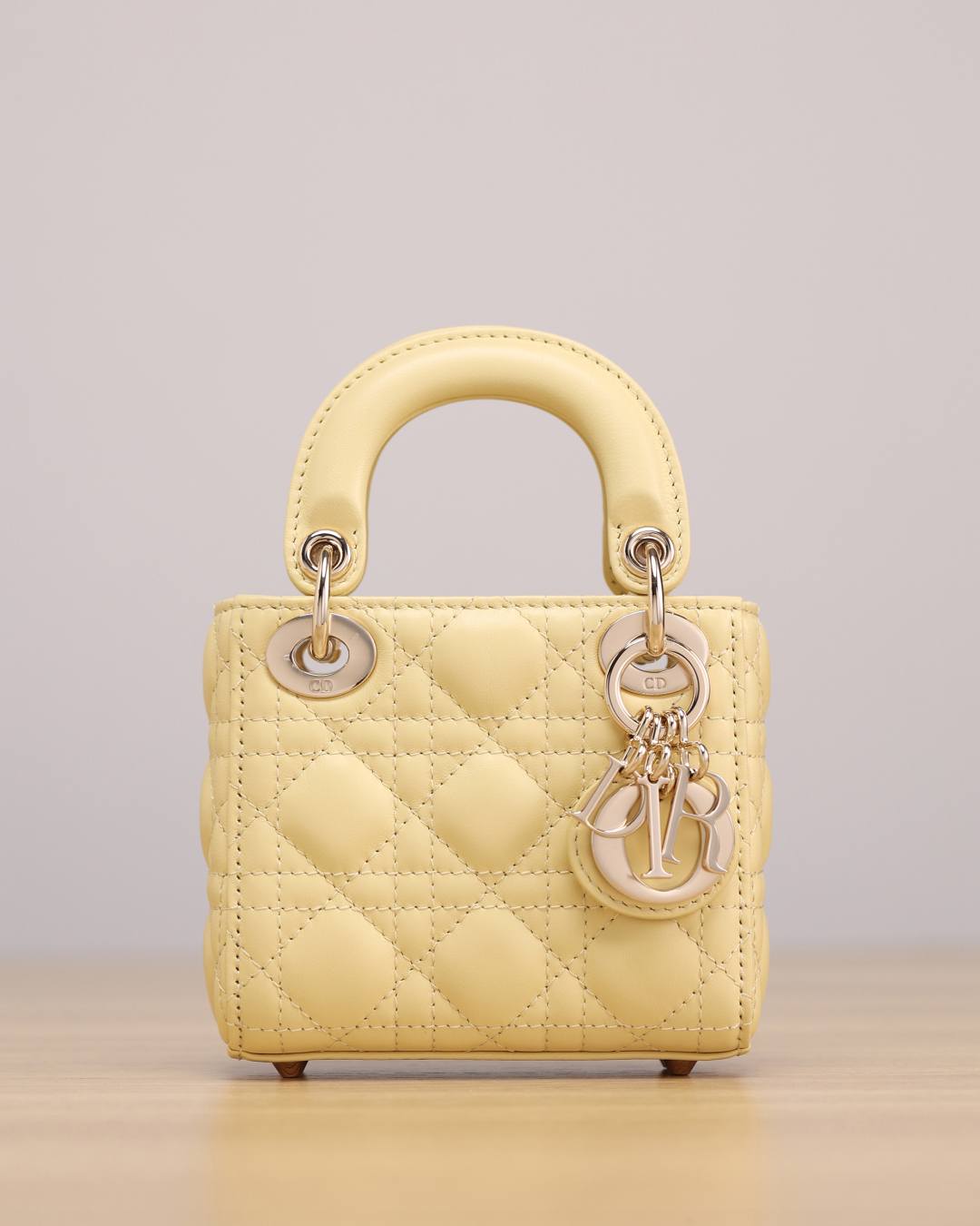Shebag Super replica Lady Dior mini Yellow lambskin bag review(Dec 2025 updated))-Best Quality designer Bag Review, and online shopping, designer bag ru