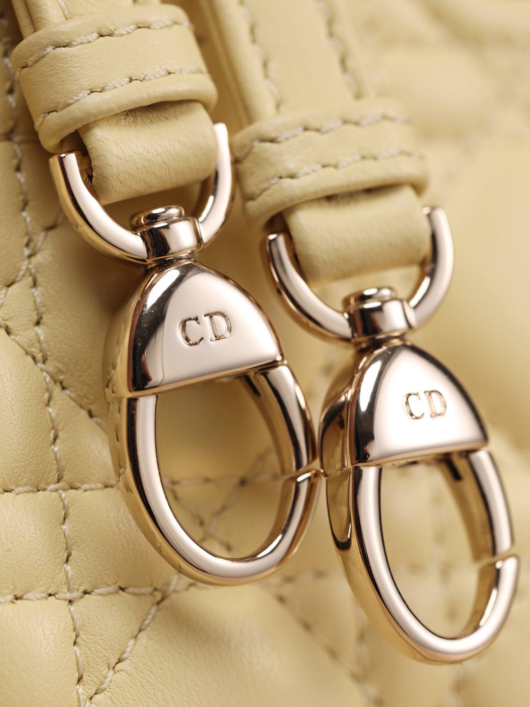 Shebag Super replica Lady Dior mini Yellow lambskin bag review(Dec 2025 updated))-Best Quality designer Bag Review, and online shopping, designer bag ru