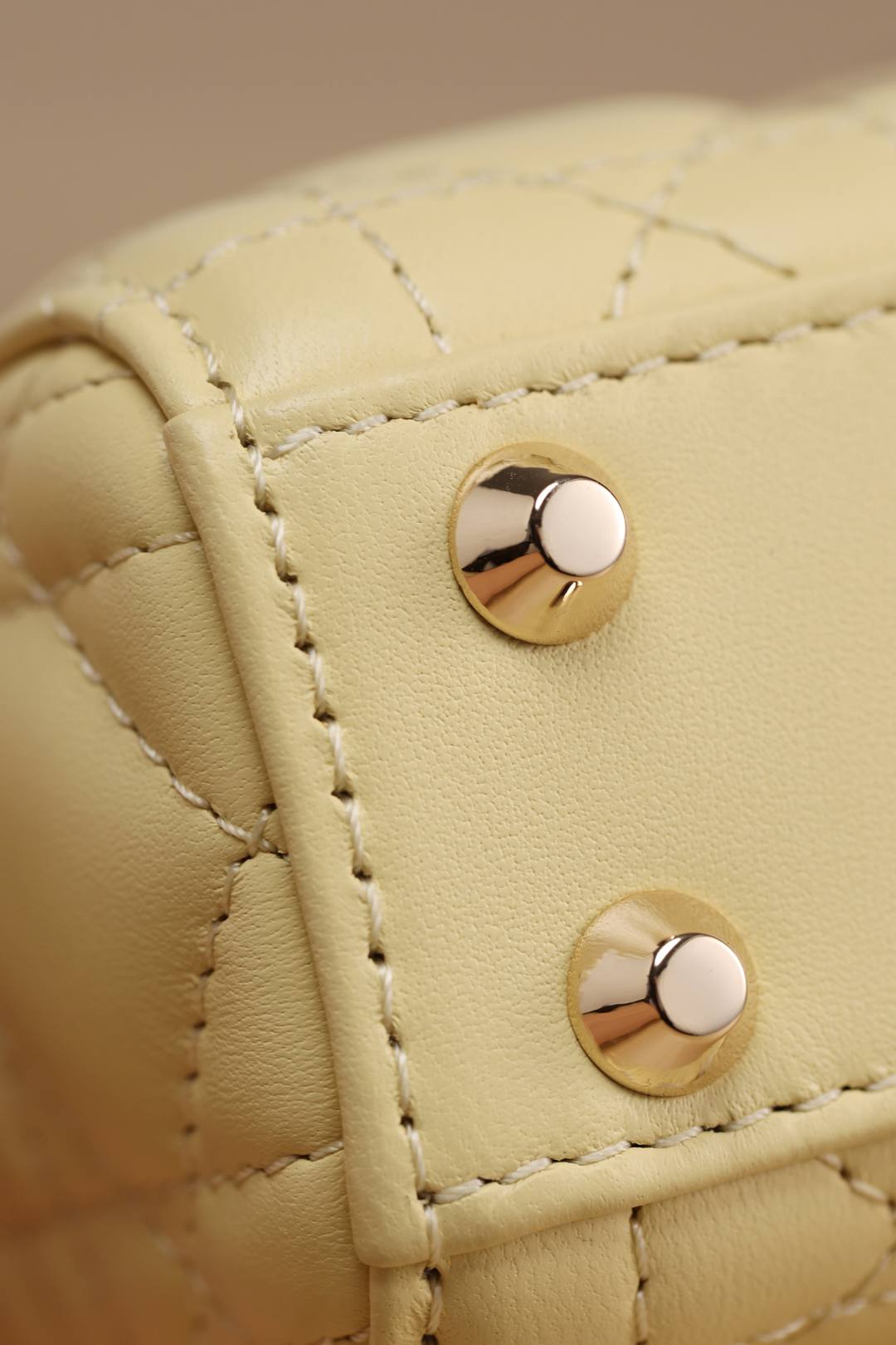 Shebag Super replica Lady Dior mini Yellow lambskin bag review(Dec 2025 updated))-Best Quality designer Bag Review, and online shopping, designer bag ru