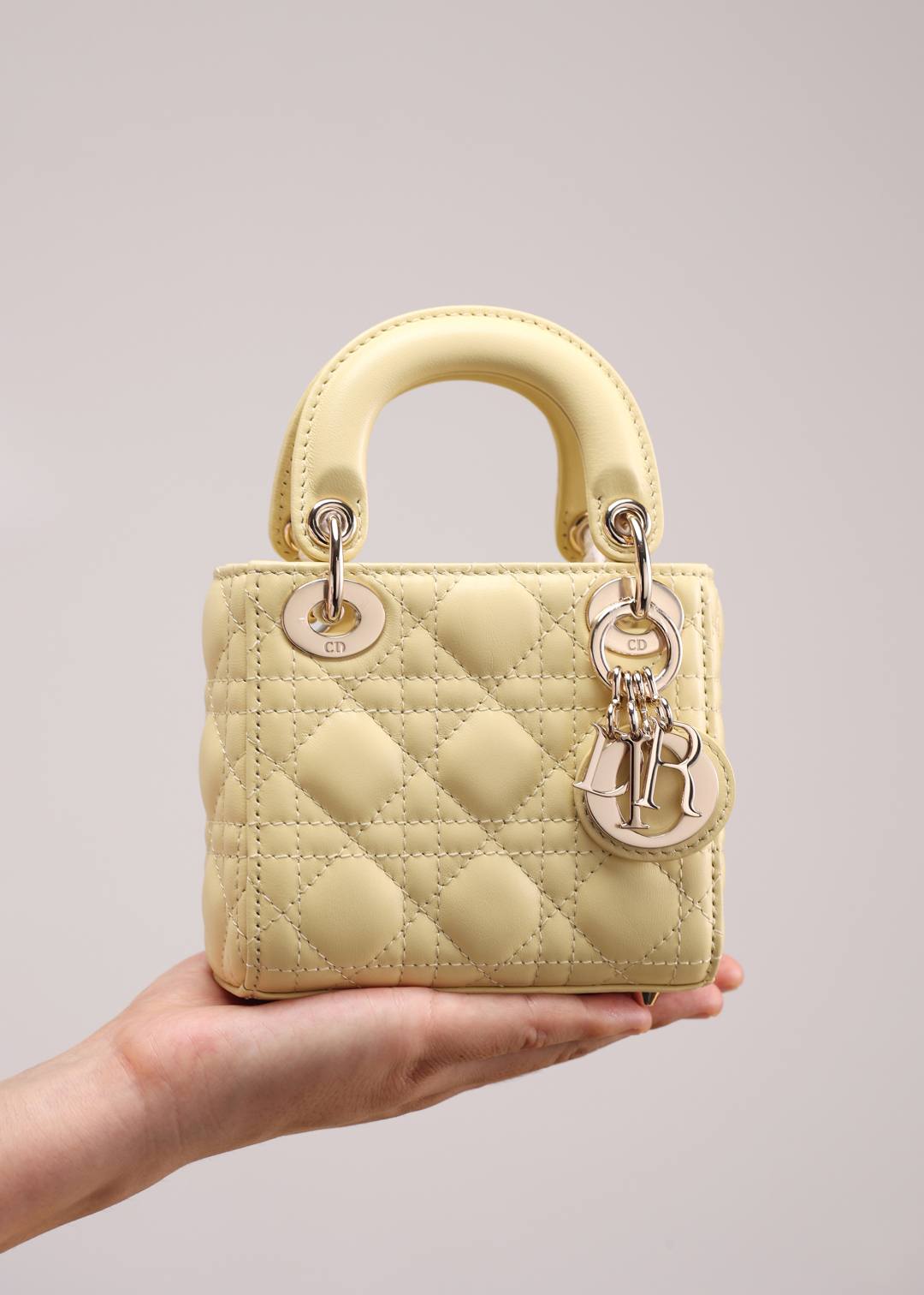 Shebag Super replica Lady Dior mini Yellow lambskin bag review(Dec 2025 updated))-Best Quality designer Bag Review, and online shopping, designer bag ru