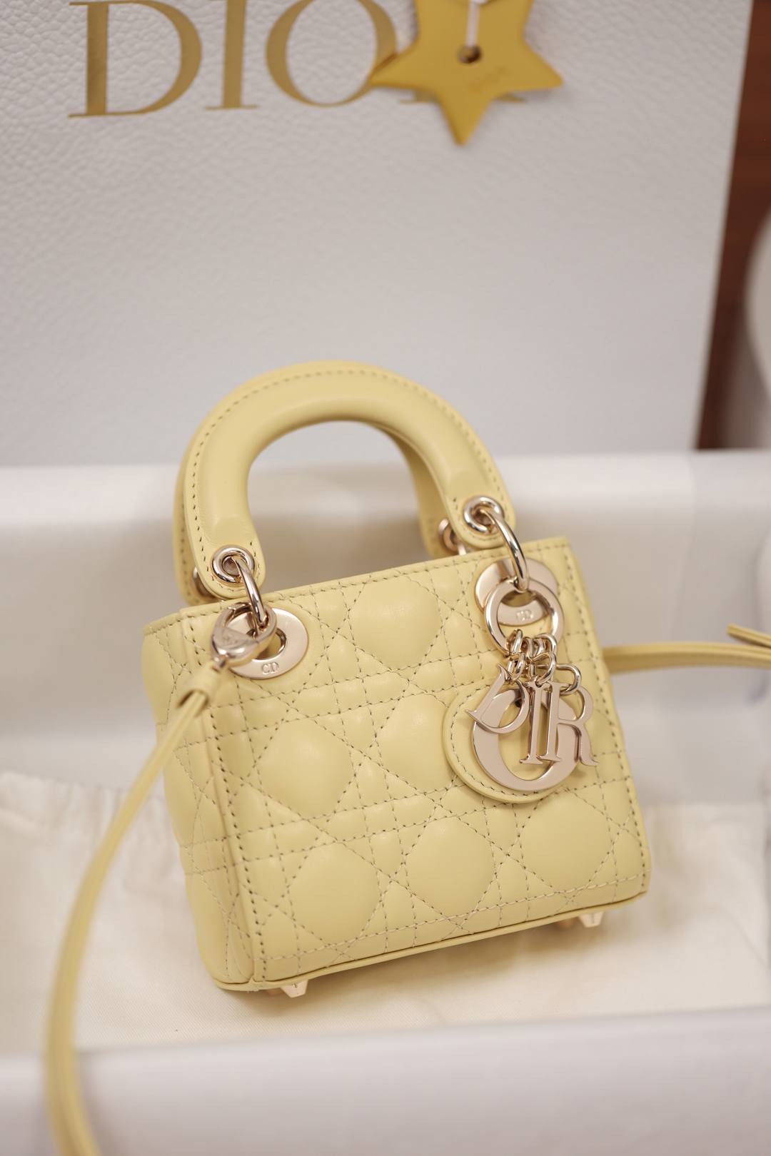 Shebag Super replica Lady Dior mini Yellow lambskin bag review(Dec 2025 updated))-Best Quality designer Bag Review, and online shopping, designer bag ru