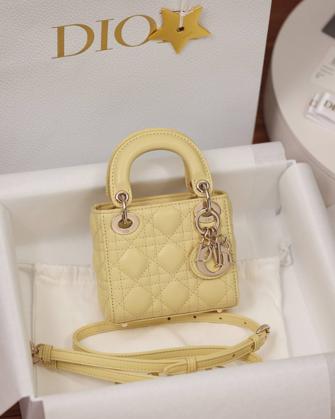 Shebag Super replica Lady Dior mini Yellow lambskin bag review(Dec 2025 updated))-Best Quality designer Bag Review, and online shopping, designer bag ru